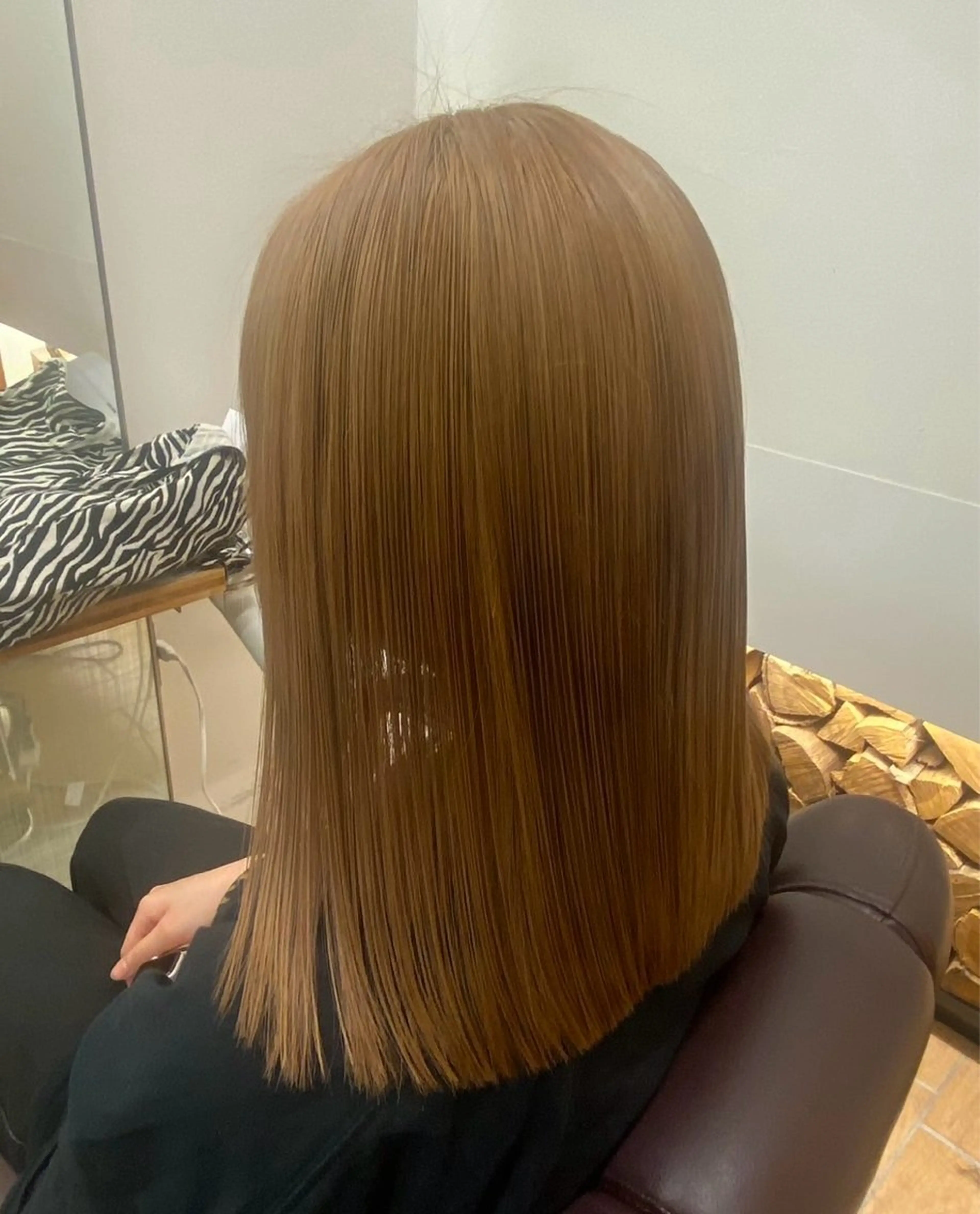 カラー ベージュカラー ブリーチ ミルクティーベージュ 前田 亜莉沙のヘアスタイル