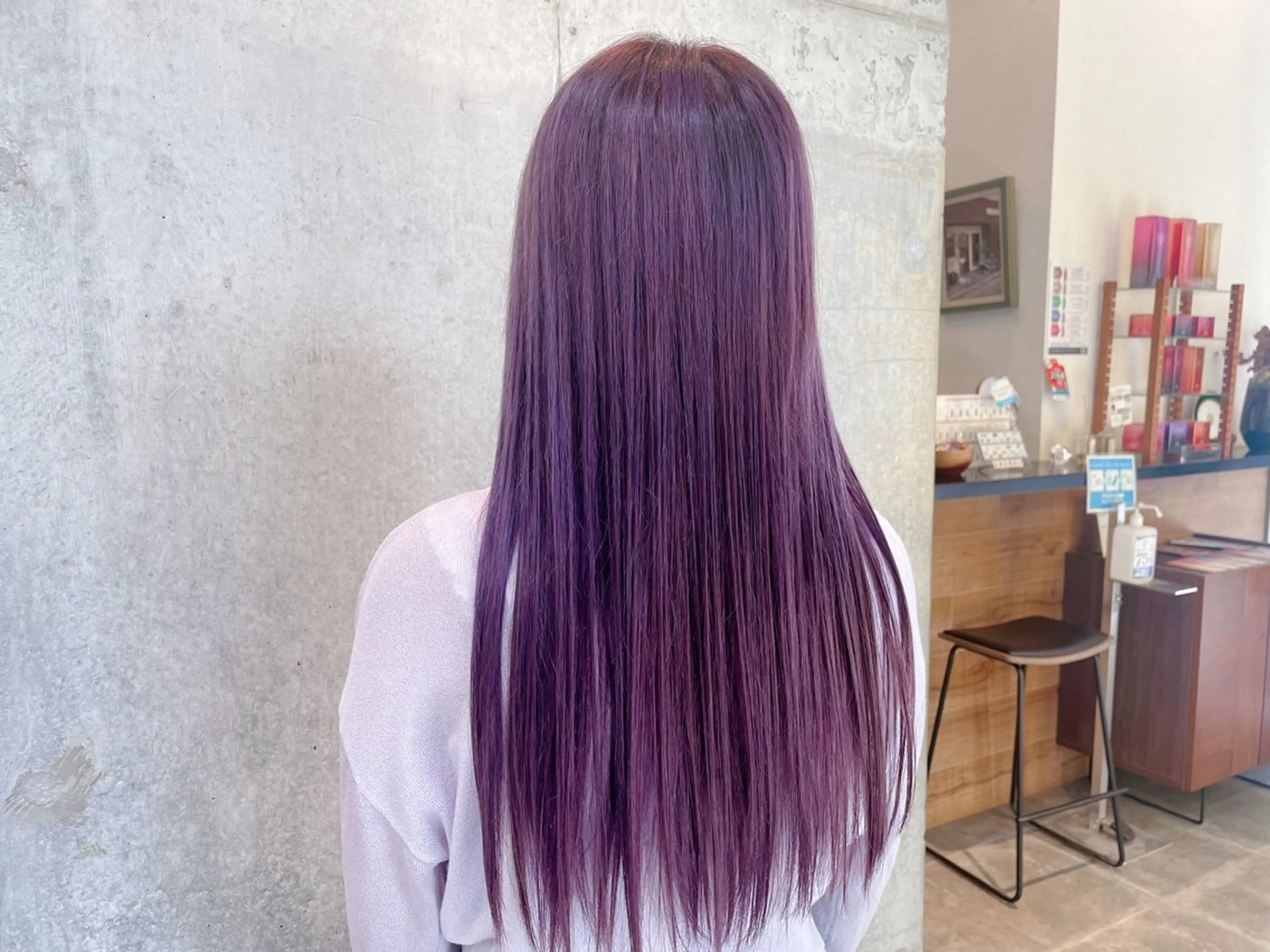 ロング カラー 塩崎 明菜のヘアスタイル