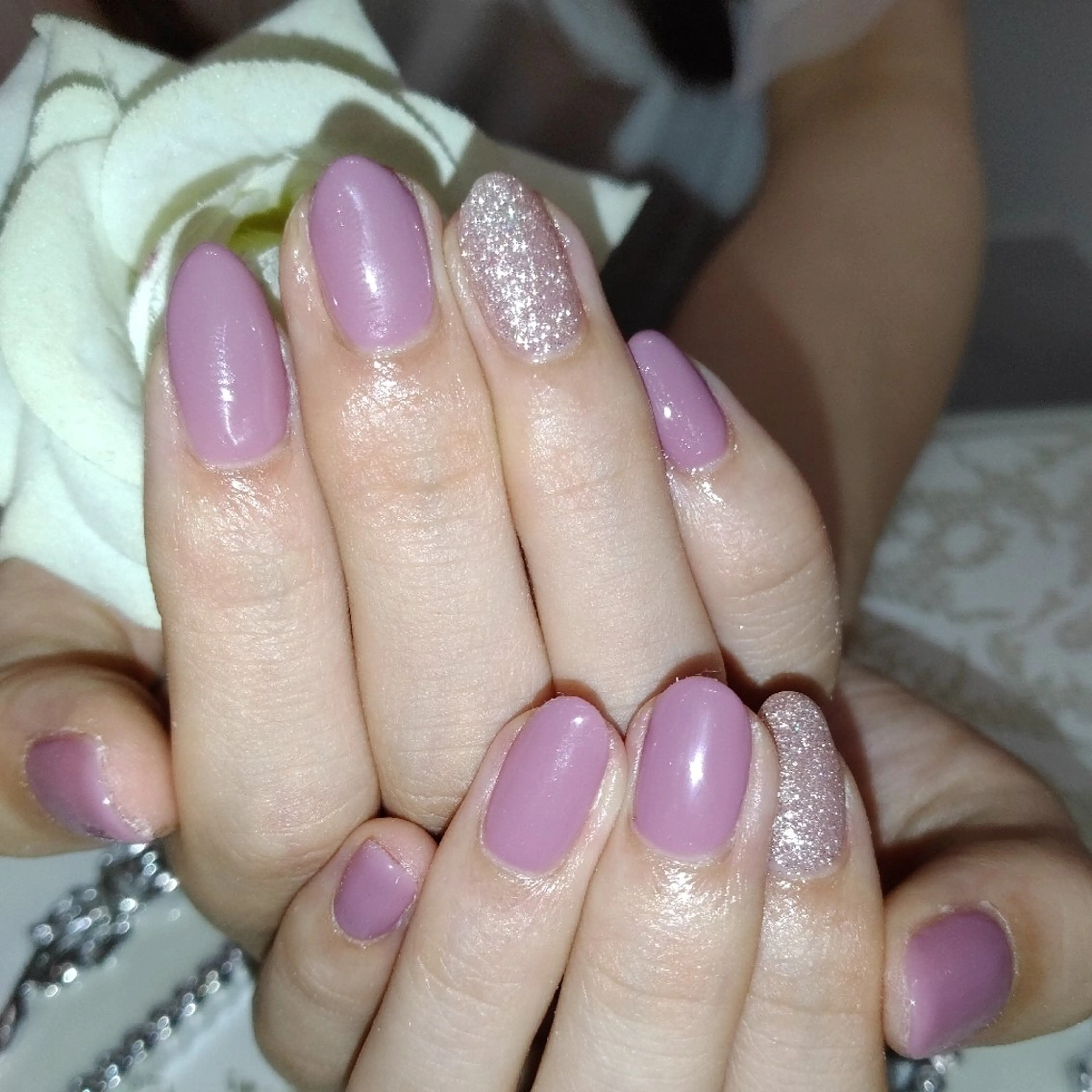 パーマ ネイル エステとネイル ローズコンフォートのネイルデザイン