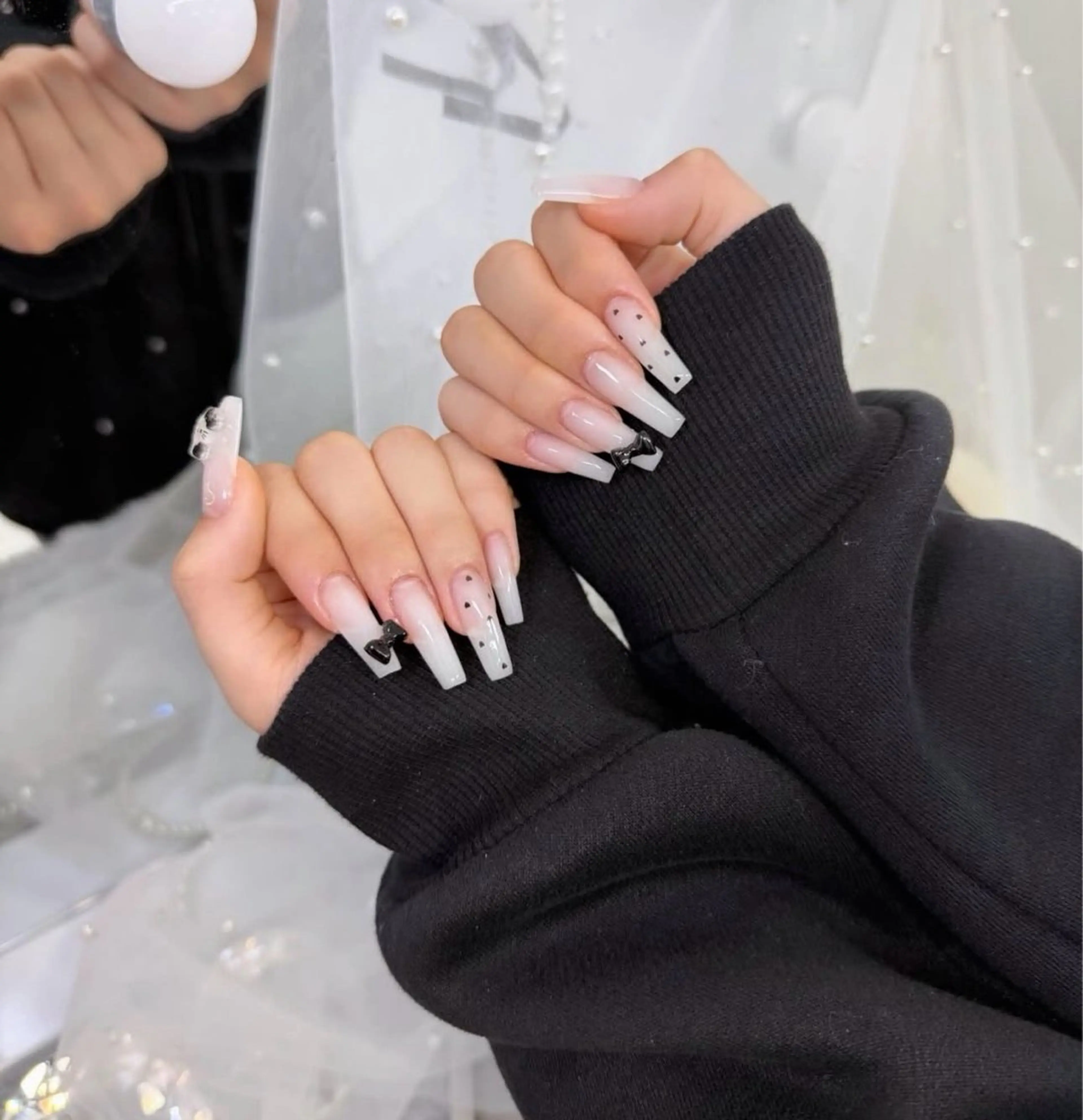 ネイル フットネイル ジェルネイル キラキラネイル 韓国ネイル マグネットネイル ハンドネイル TIDY .のネイルデザイン