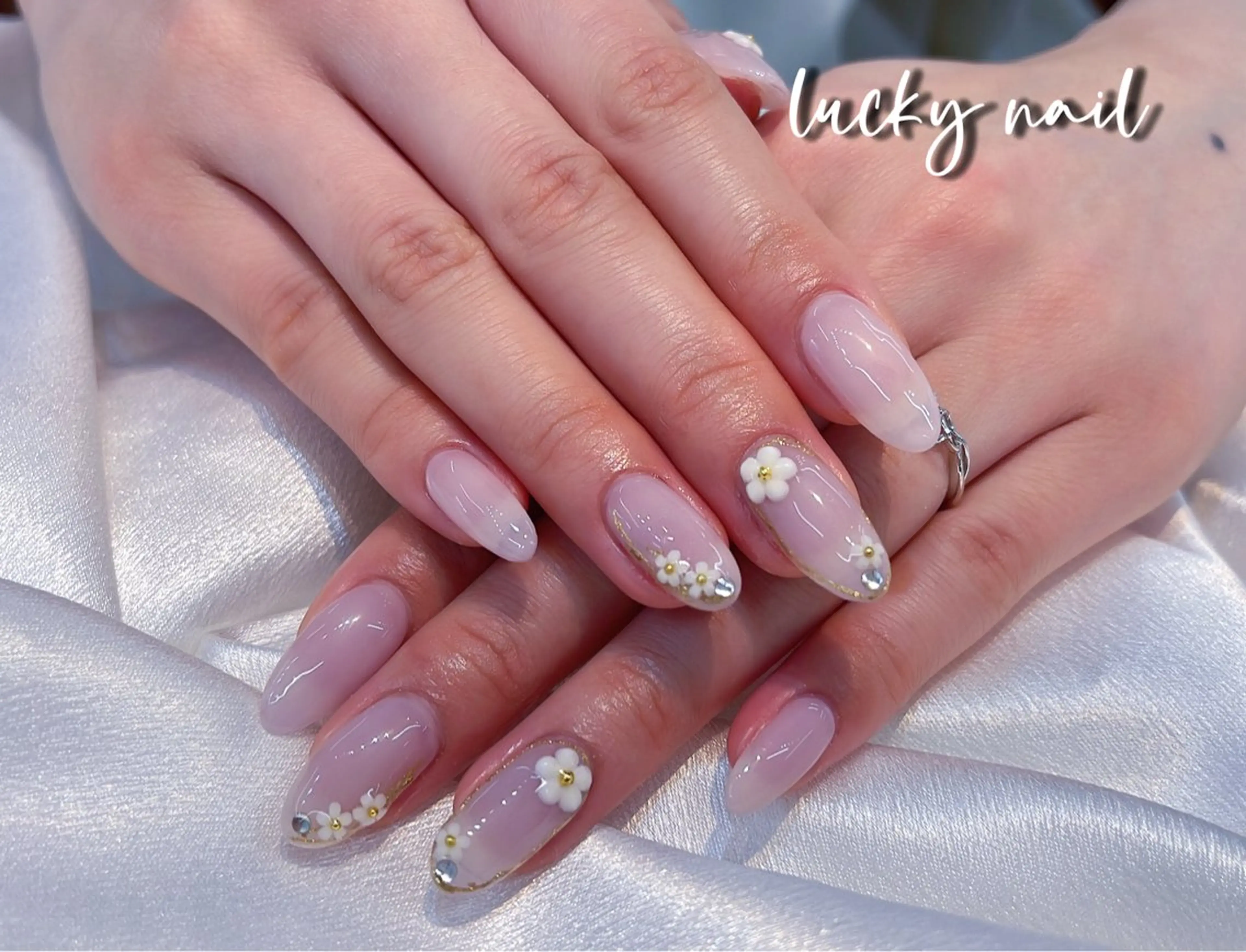 ネイル アートネイル チークネイル 長さ出し ジェルネイル マグネットネイル ハンドネイル ハンドケア ラッキーネイルサロン 西川口東口店のネイルデザイン