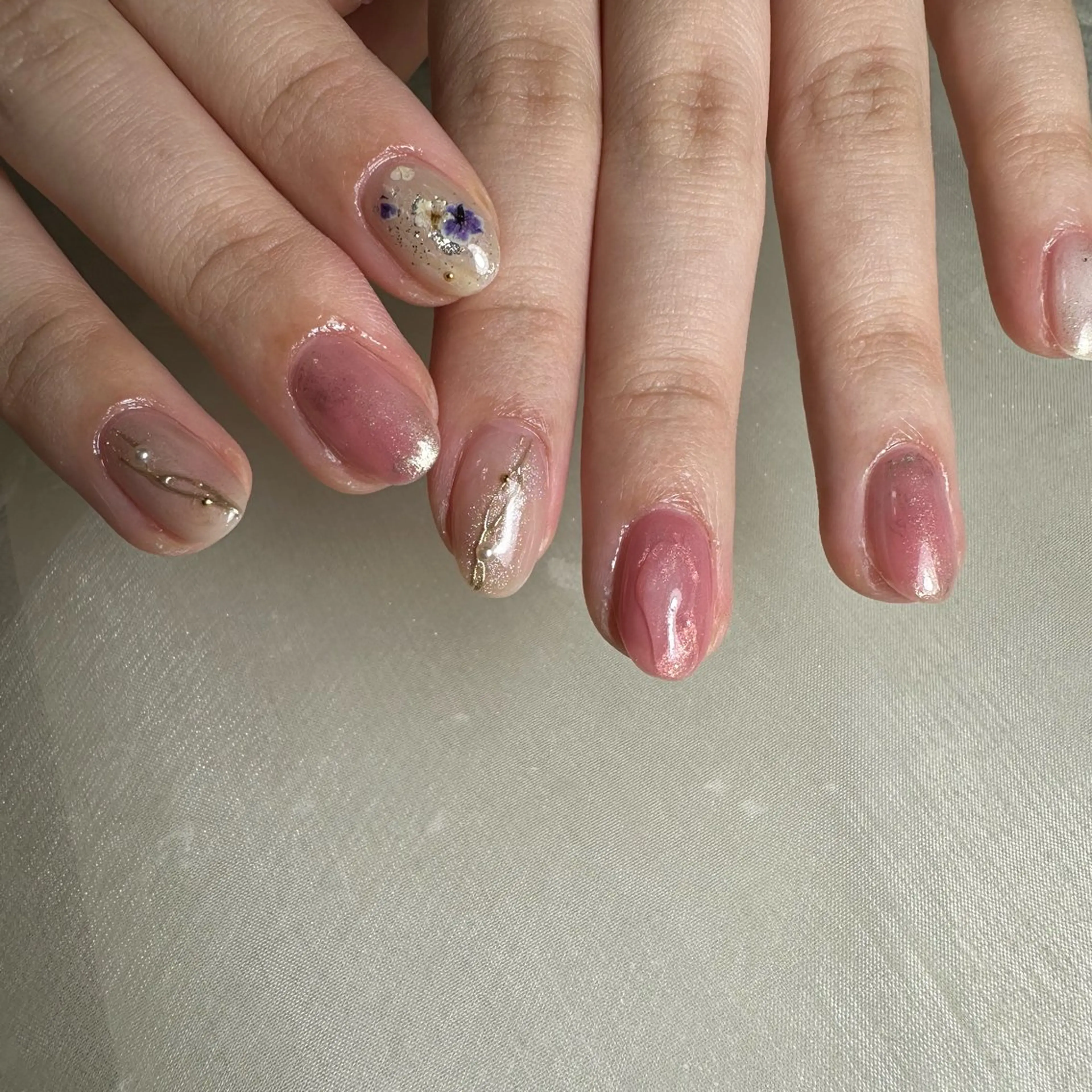 ネイル ハンドネイル repos~ルポ~所属・里見 麗のネイルデザイン