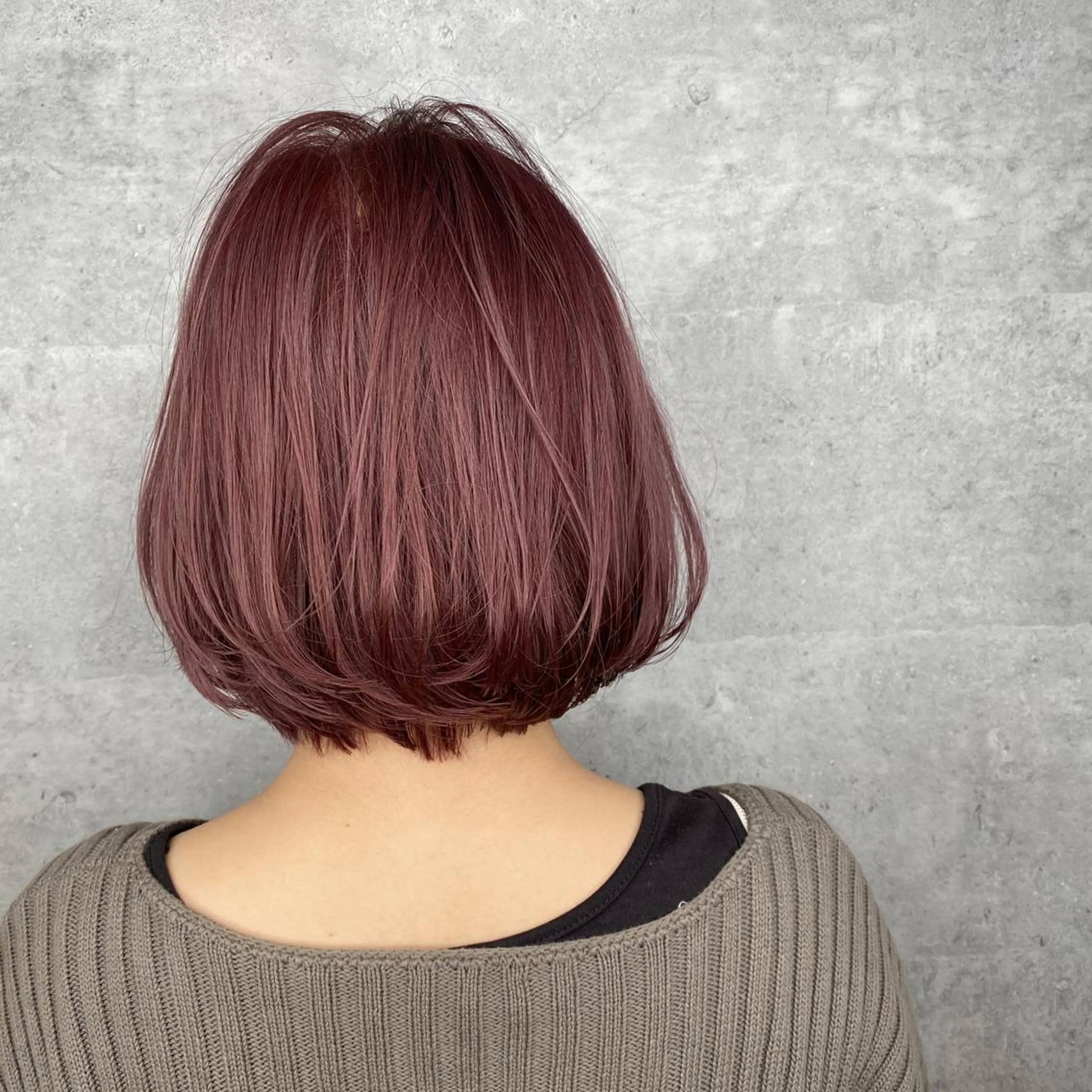 ショート カラー _WHITE 天王寺のヘアスタイル