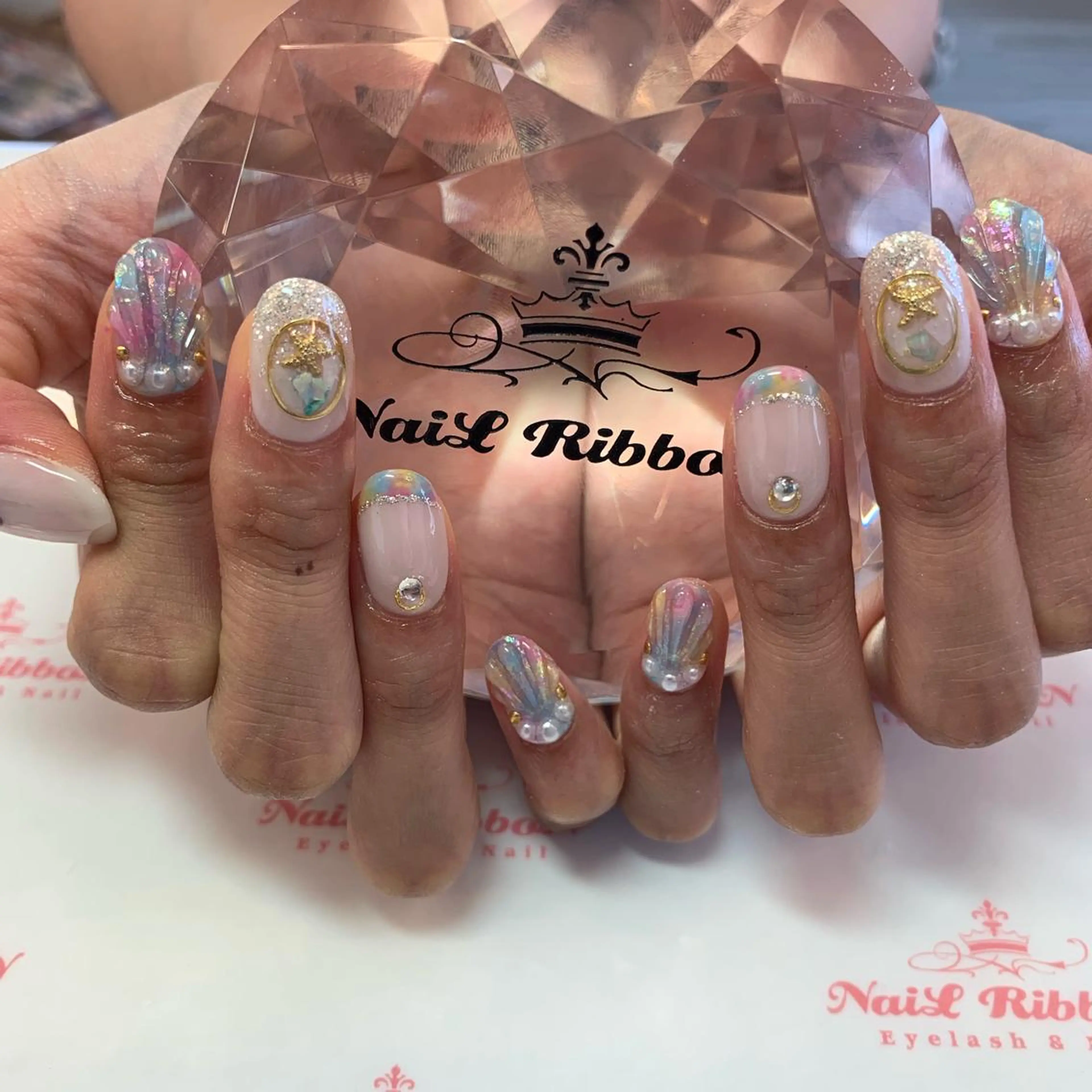 ネイル ネイルリボン 受付スタッフのネイルデザイン