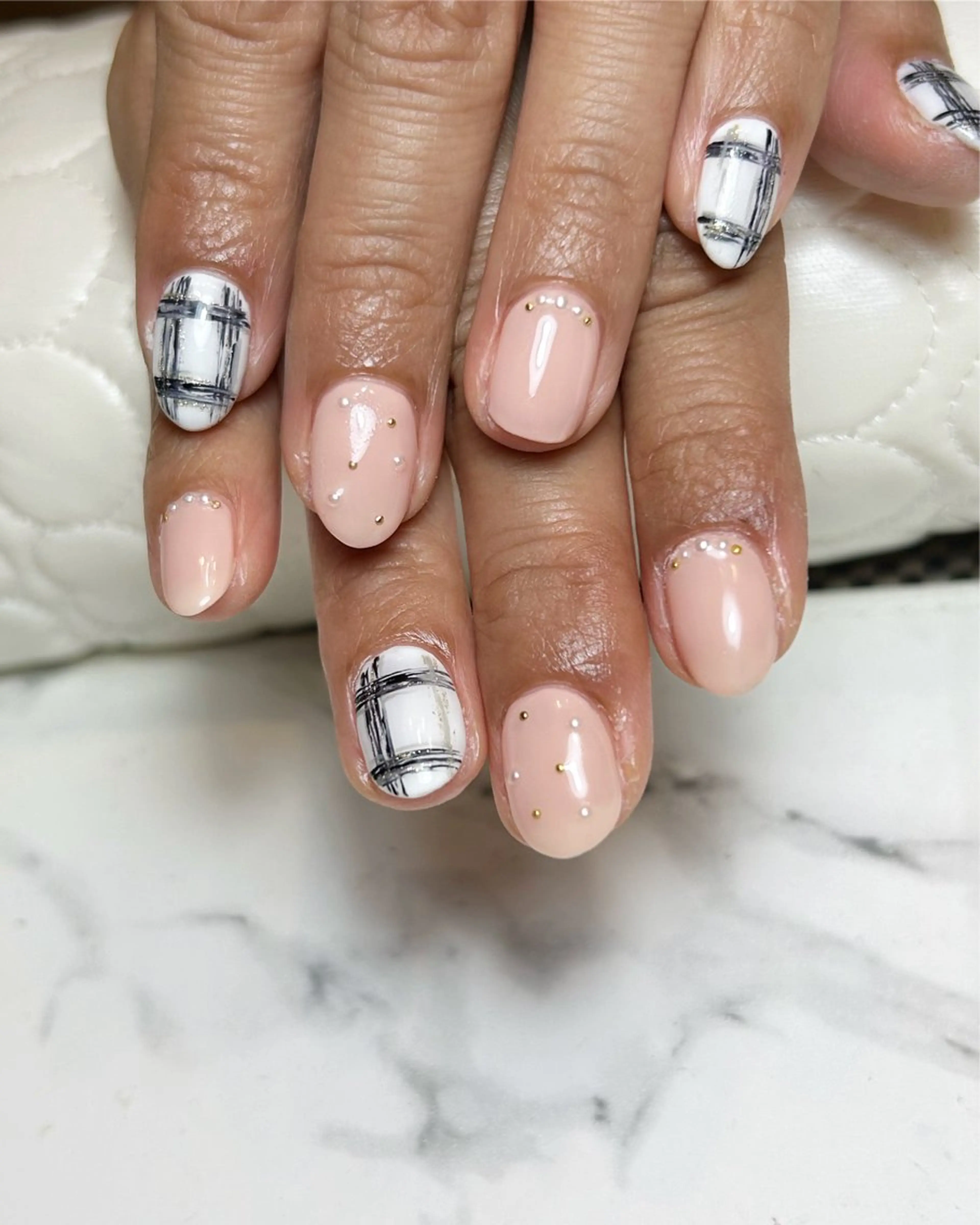 ネイル アートネイル ドット ジェルネイル ロングネイル ニュアンスネイル プライベートサロン マニフィークのネイルデザイン