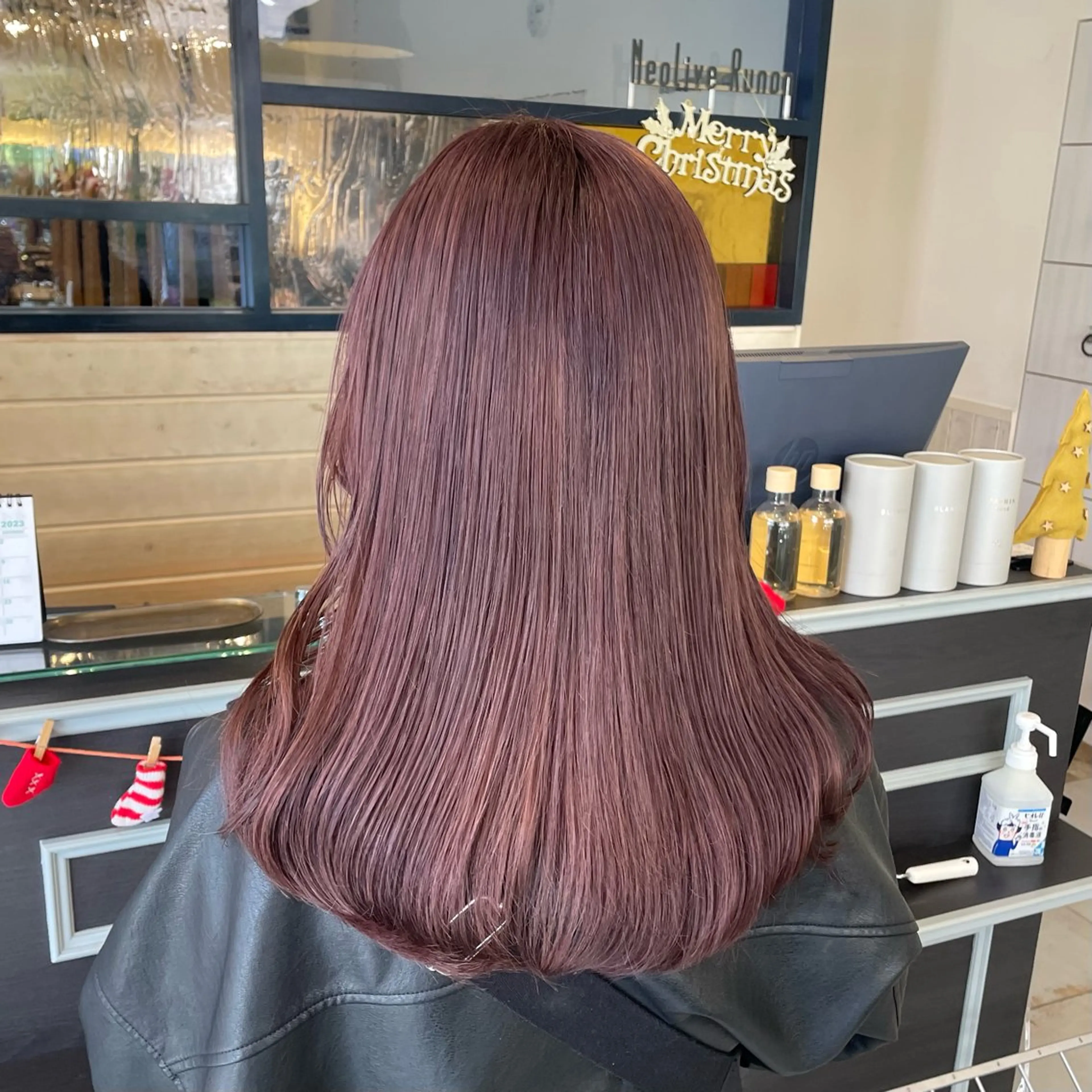 ミディアム カラー スナコザワ レナのヘアスタイル