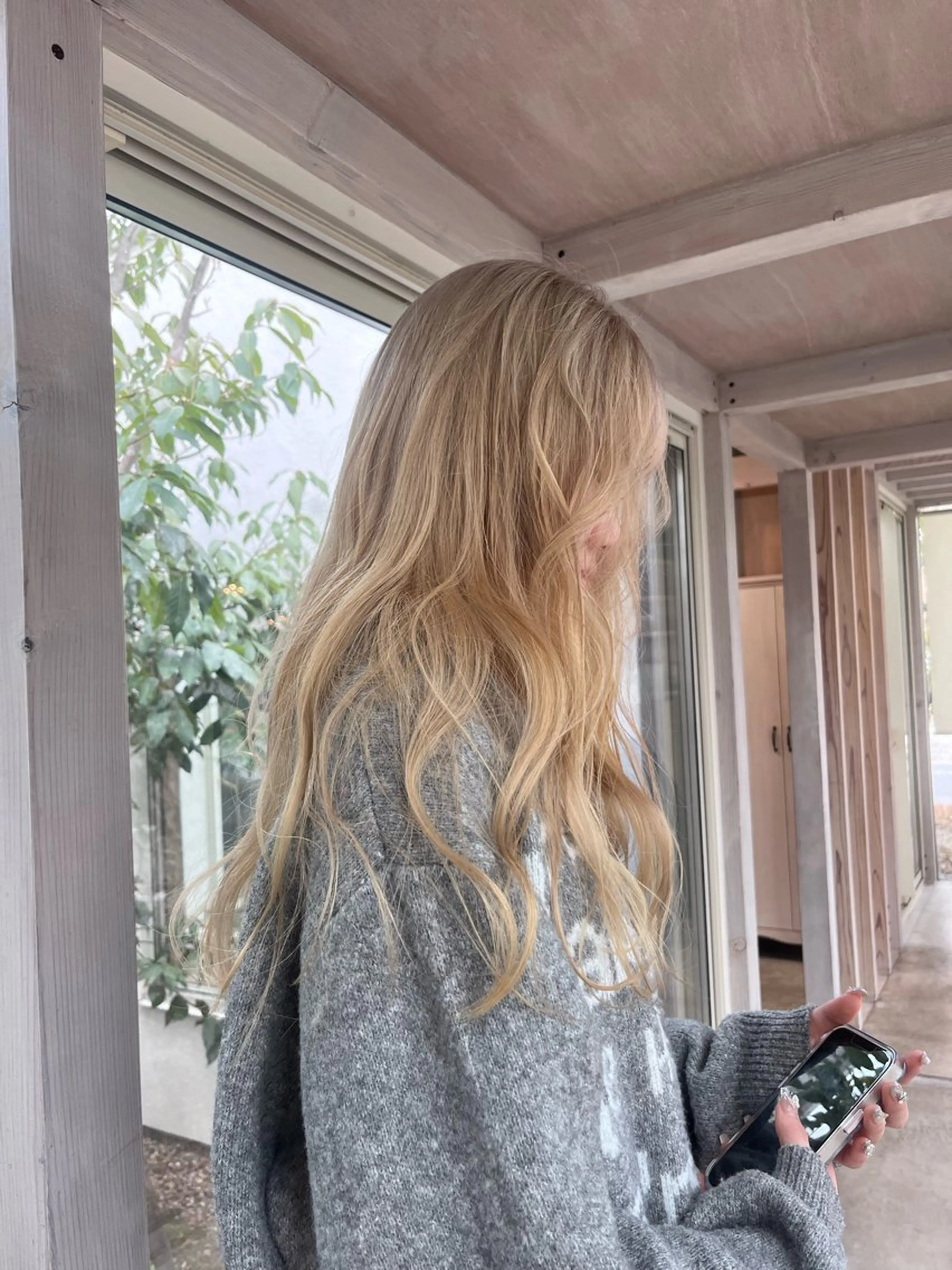 ブリーチ＋オンカラー（ロング）の写真