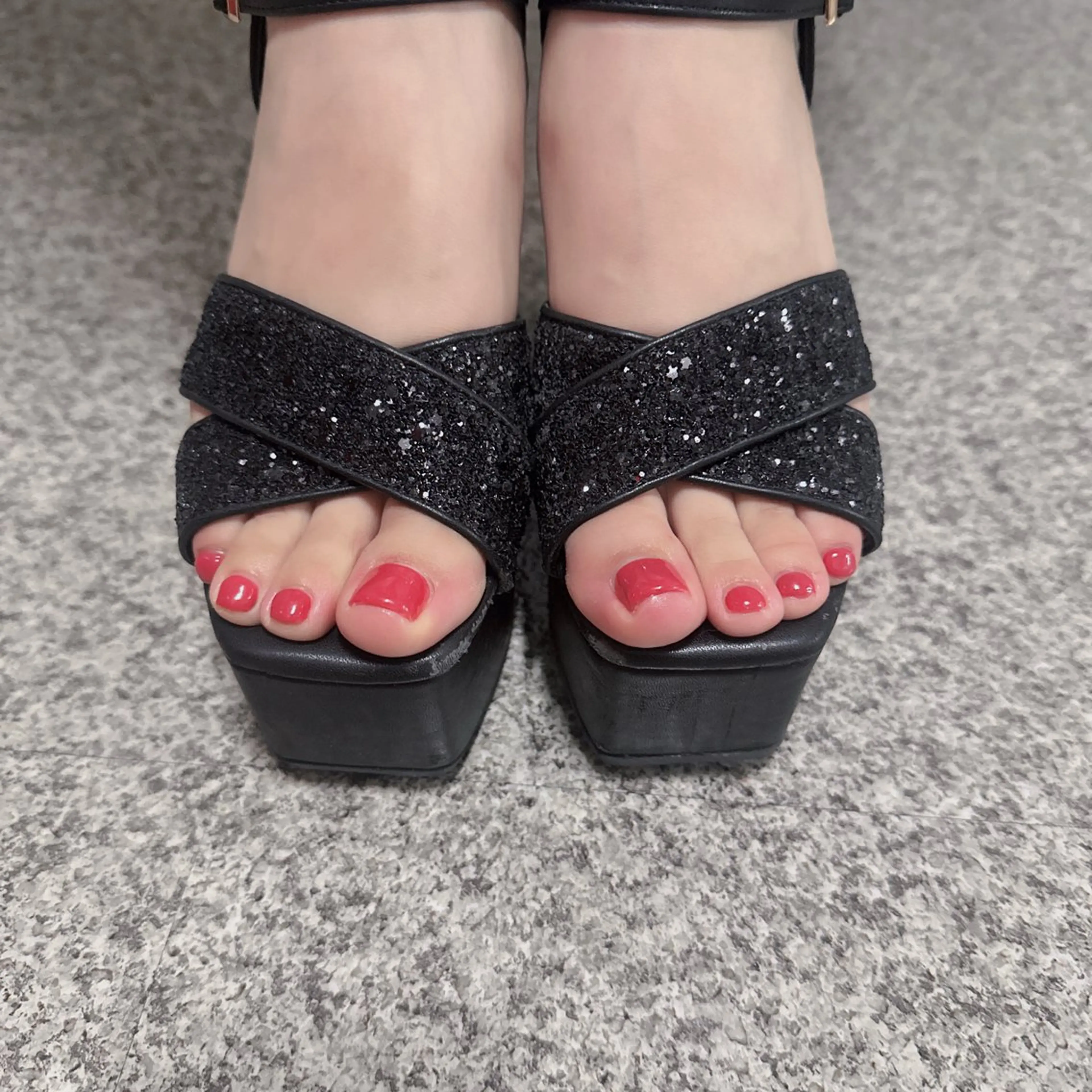 ネイル フットネイル Momo🍑 【パラジェル取扱店】のネイルデザイン