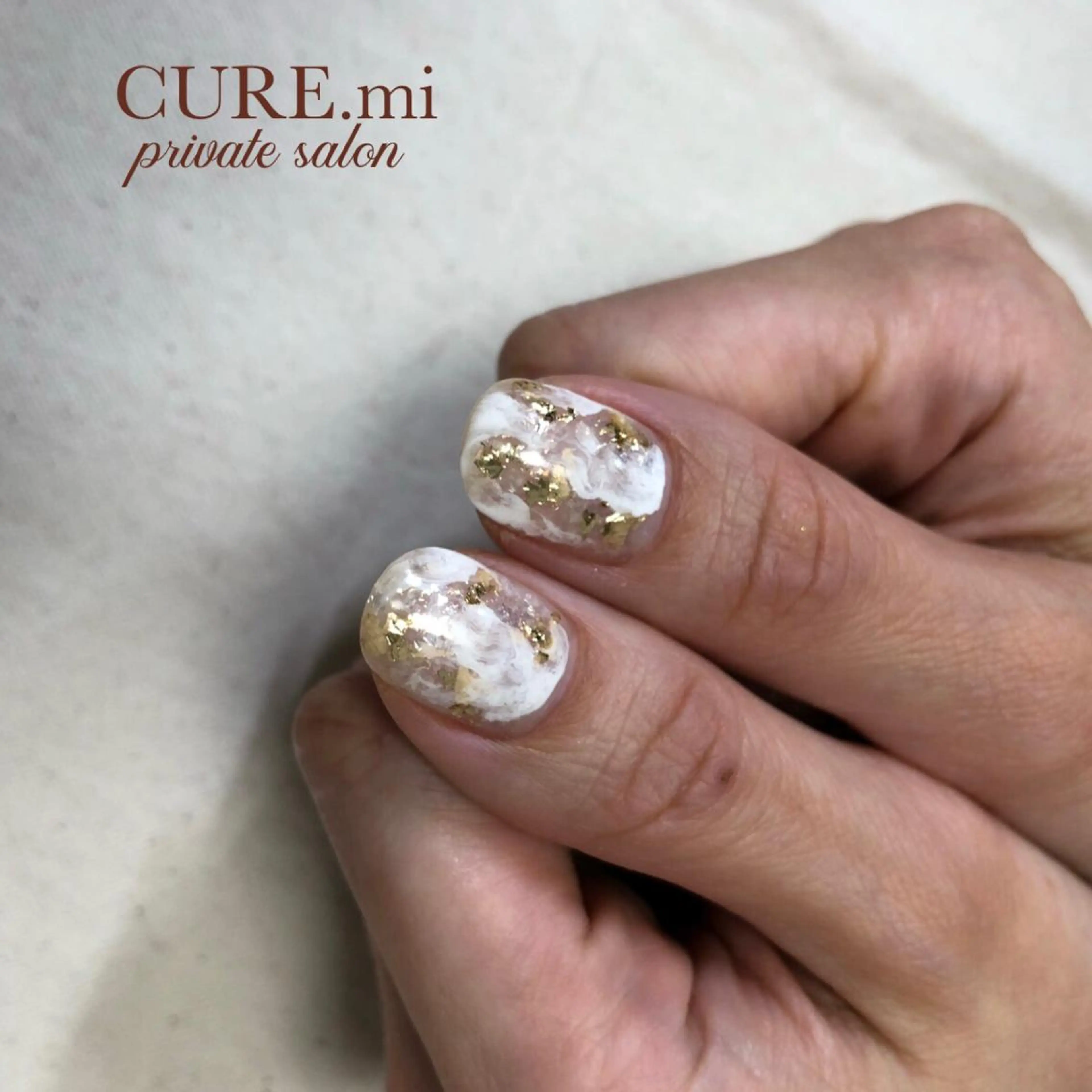 ネイル 大理石ネイル(マーブル) ニュアンスネイル ホワイト ハンドネイル ハンドケア 伊藤 美香のその他イメージ