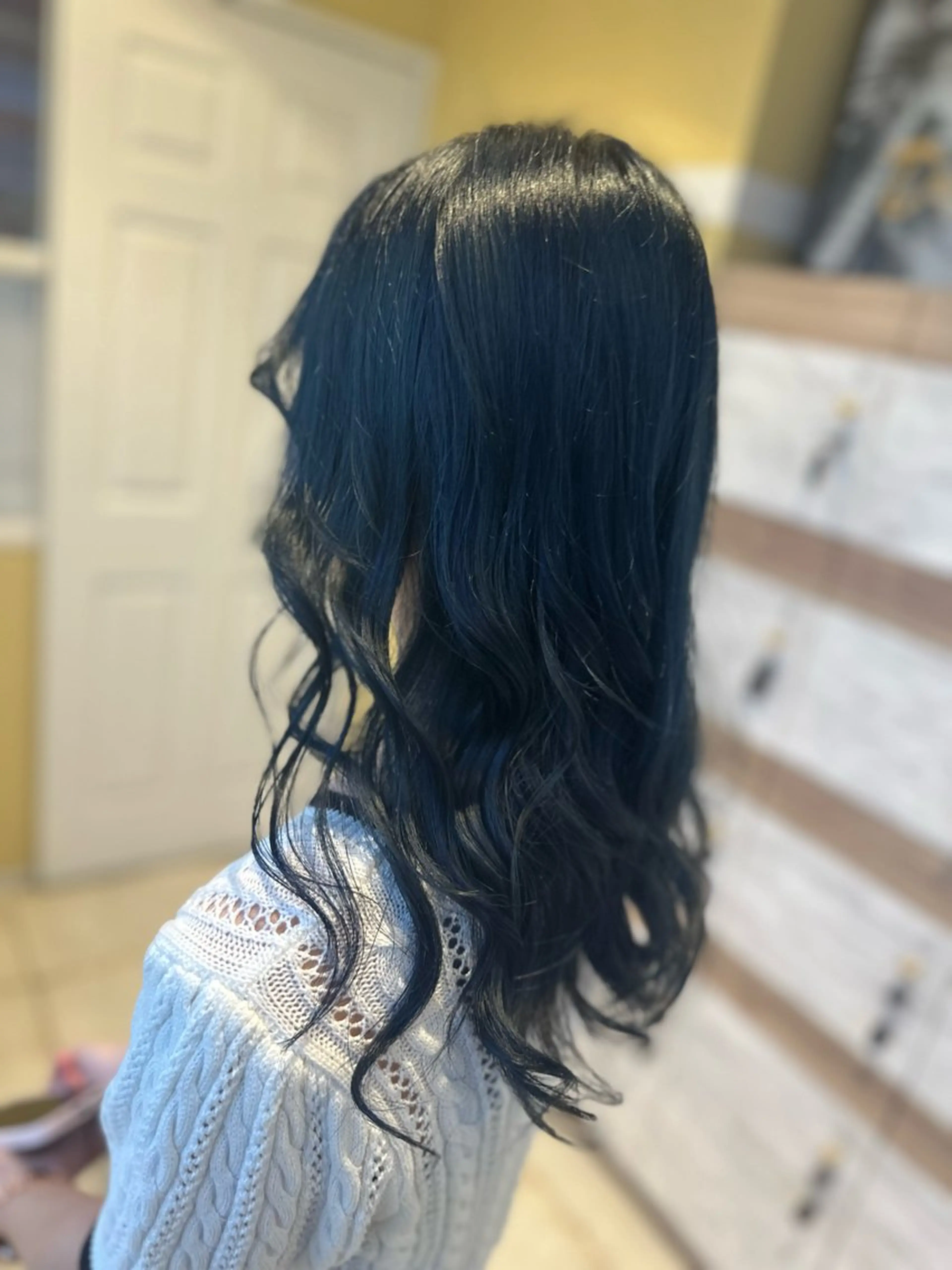 カラー 黒髪 ブルーカラー ブルーブラック 三井 望夢のヘアスタイル