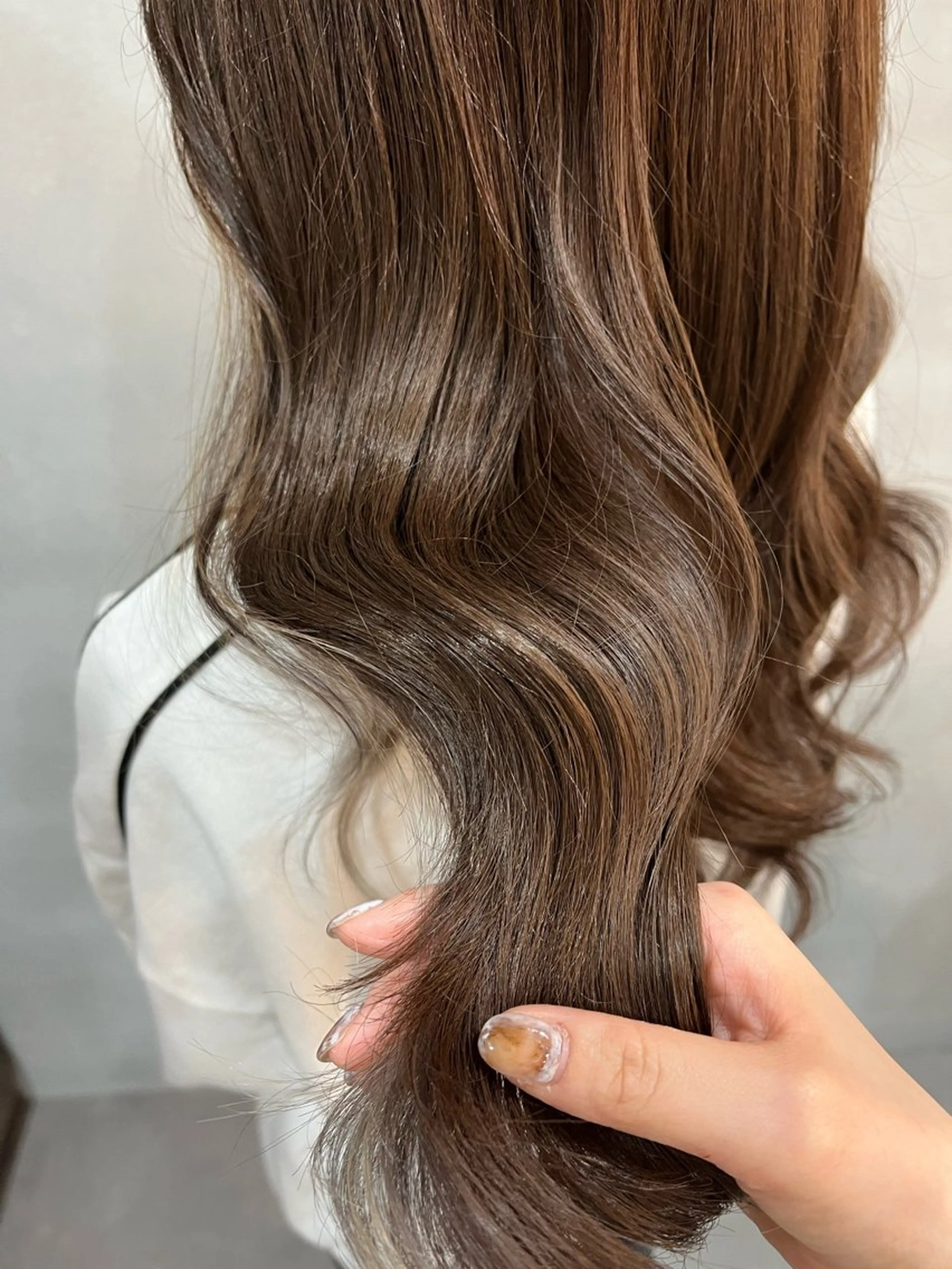 セミロング カラー ルプラボウ 尾関　唯那のヘアスタイル