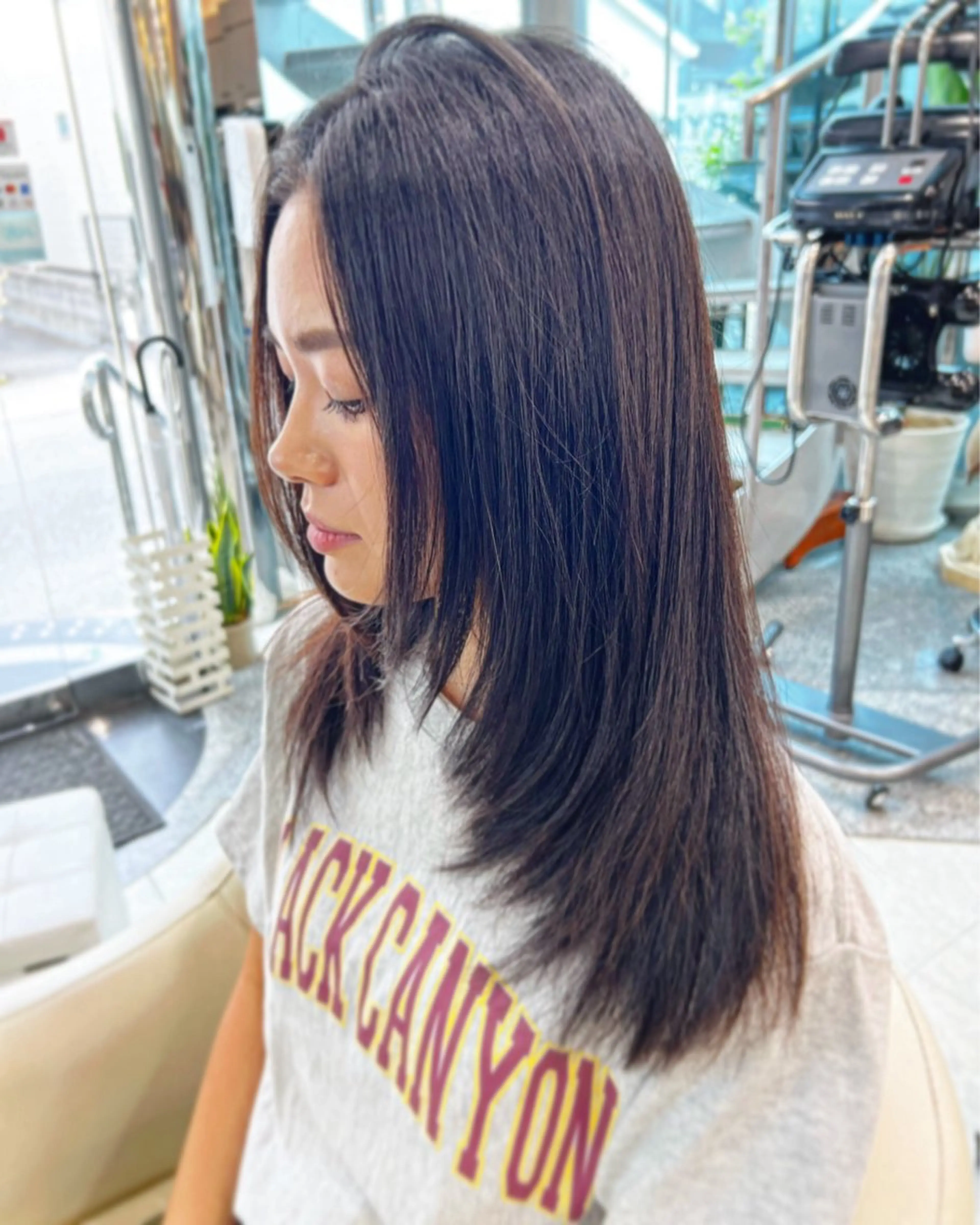 ロング 顔周りカット ハイレイヤー レイヤーカット ロング STELLA sannomiya所属・着付けアレンジ、スパ 定評あり◎タナカエミの眉毛・アイブロウイメージ