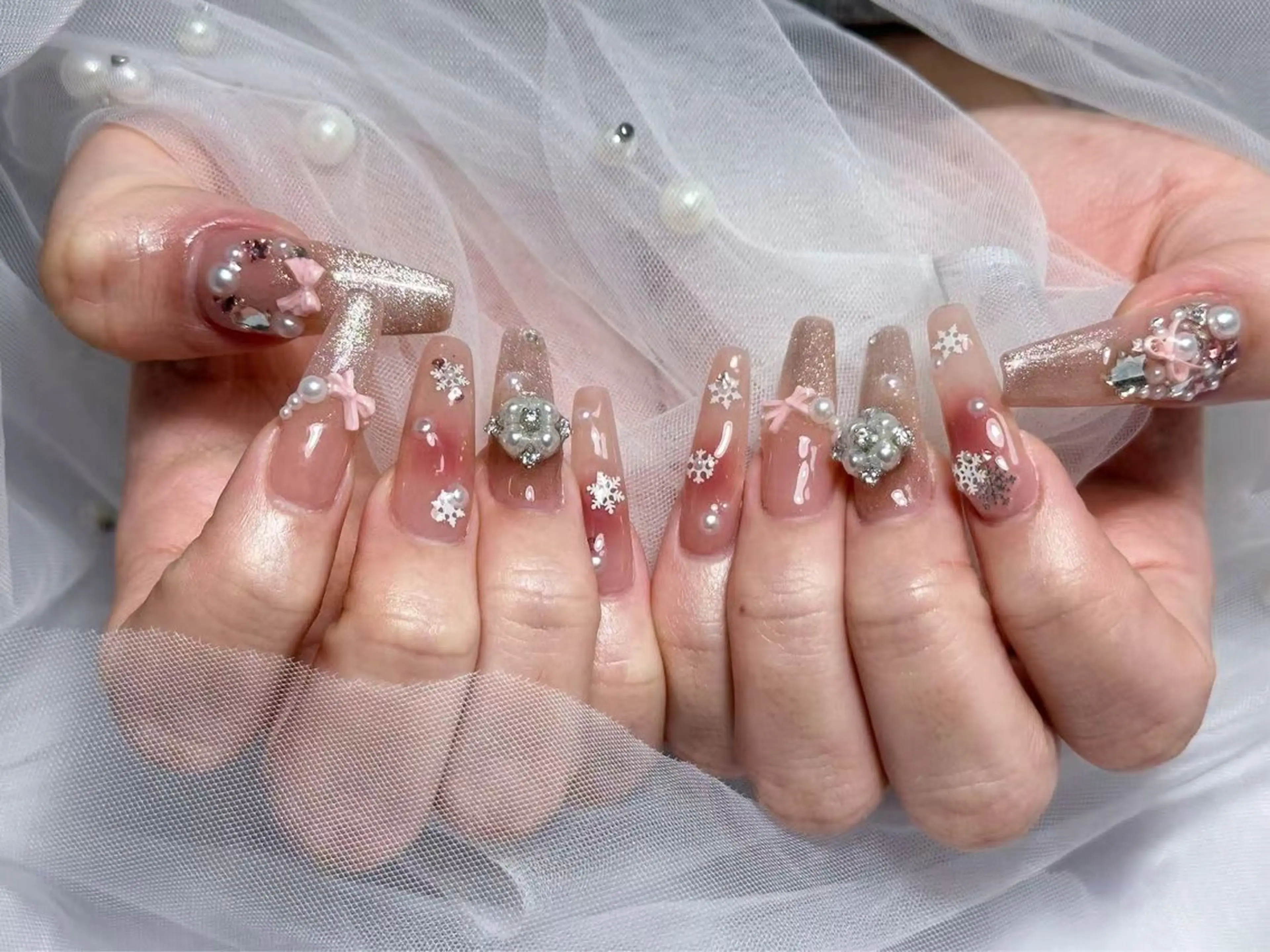 ネイル アートネイル オーロラネイル カジュアル フレンチネイル ジェルネイル エンジェル ヒーリング 矢場町店のネイルデザイン