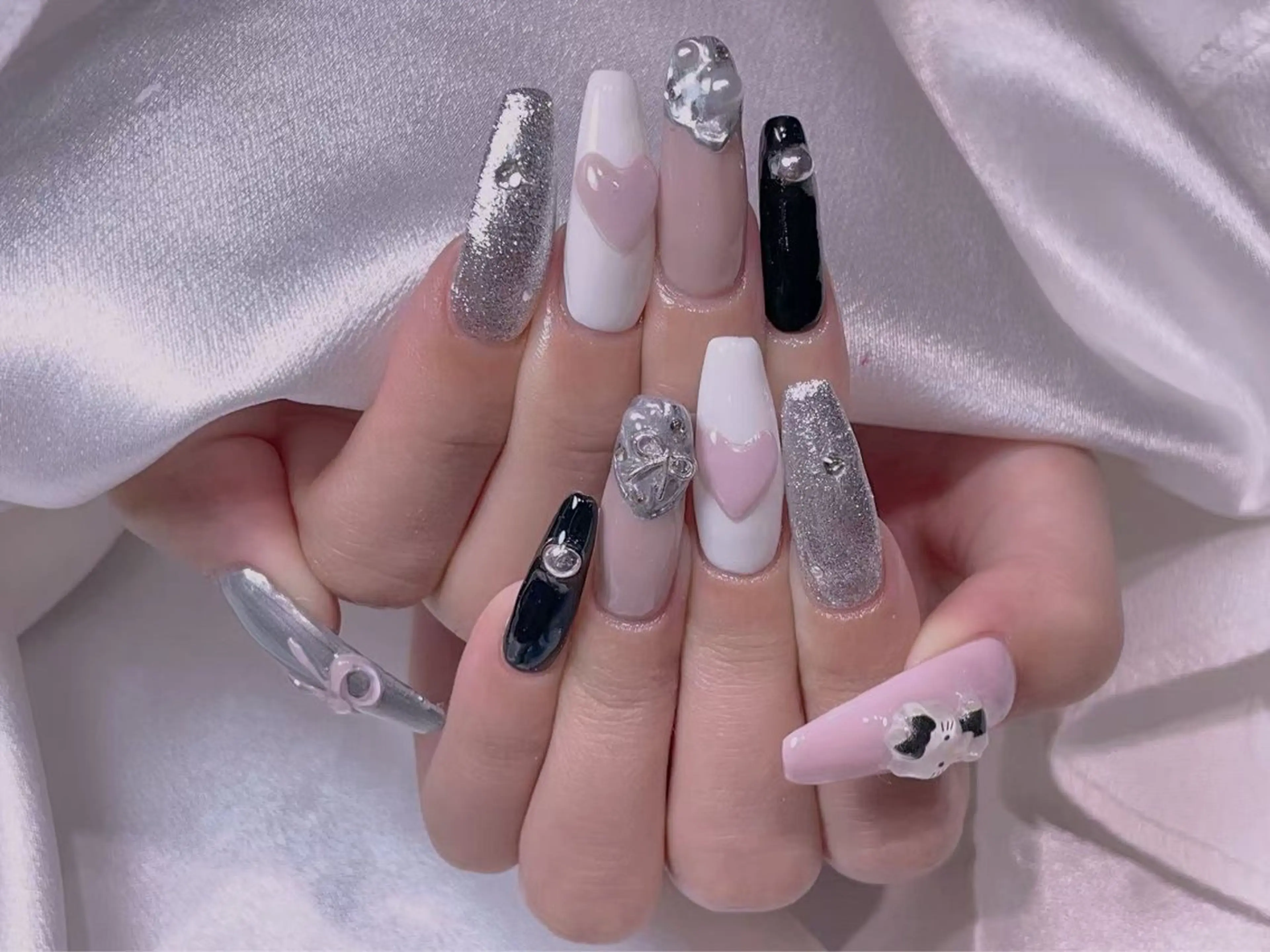 ネイル M2ネイルサロン【長さ出し&フィルイン導入店】所属・長さ出し専門店 RIRIのネイルデザイン