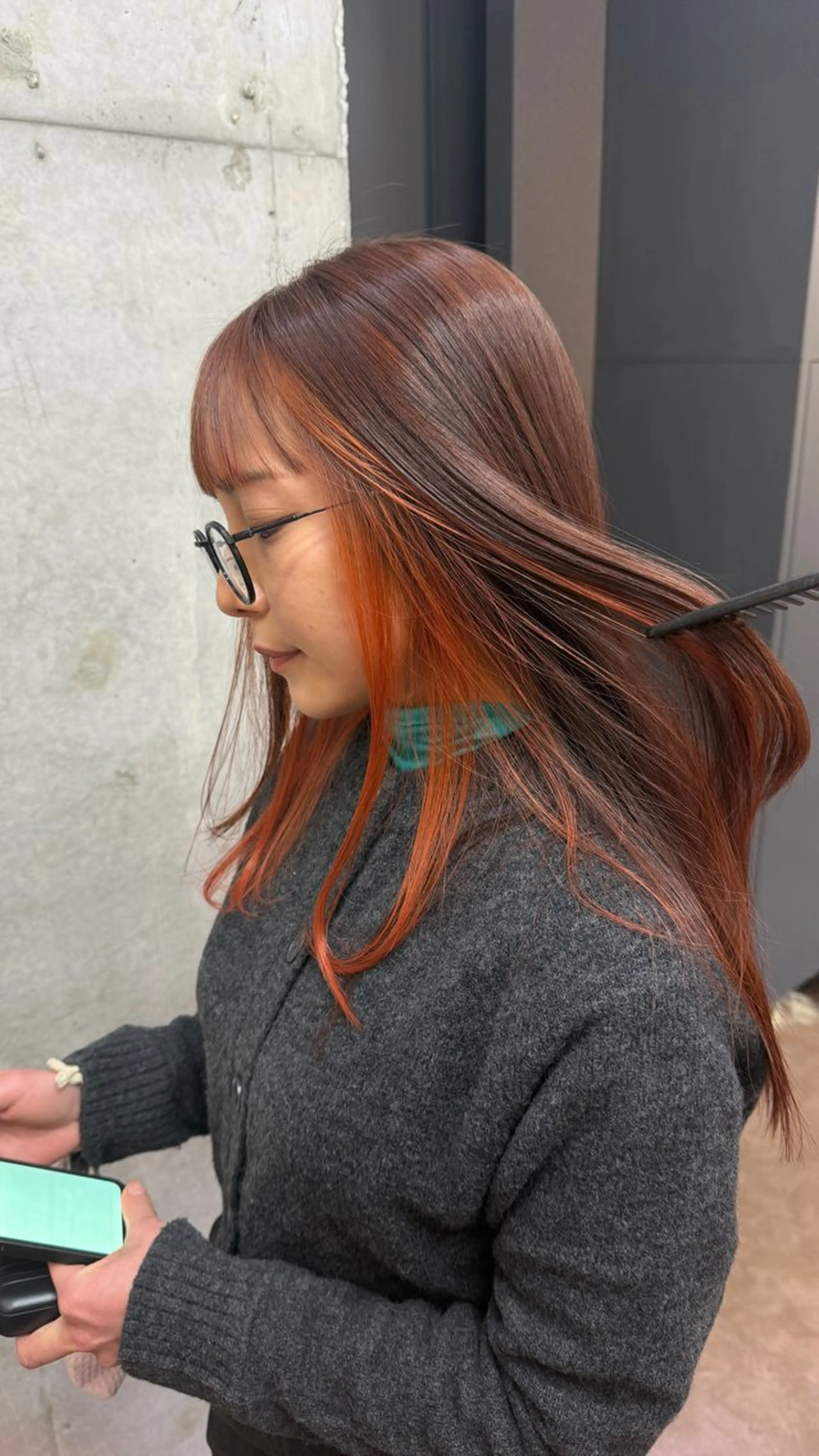 ミディアム カラー ヘアカラー トリートメント 【ケアブリーチ】 ヴァーディーのヘアスタイル