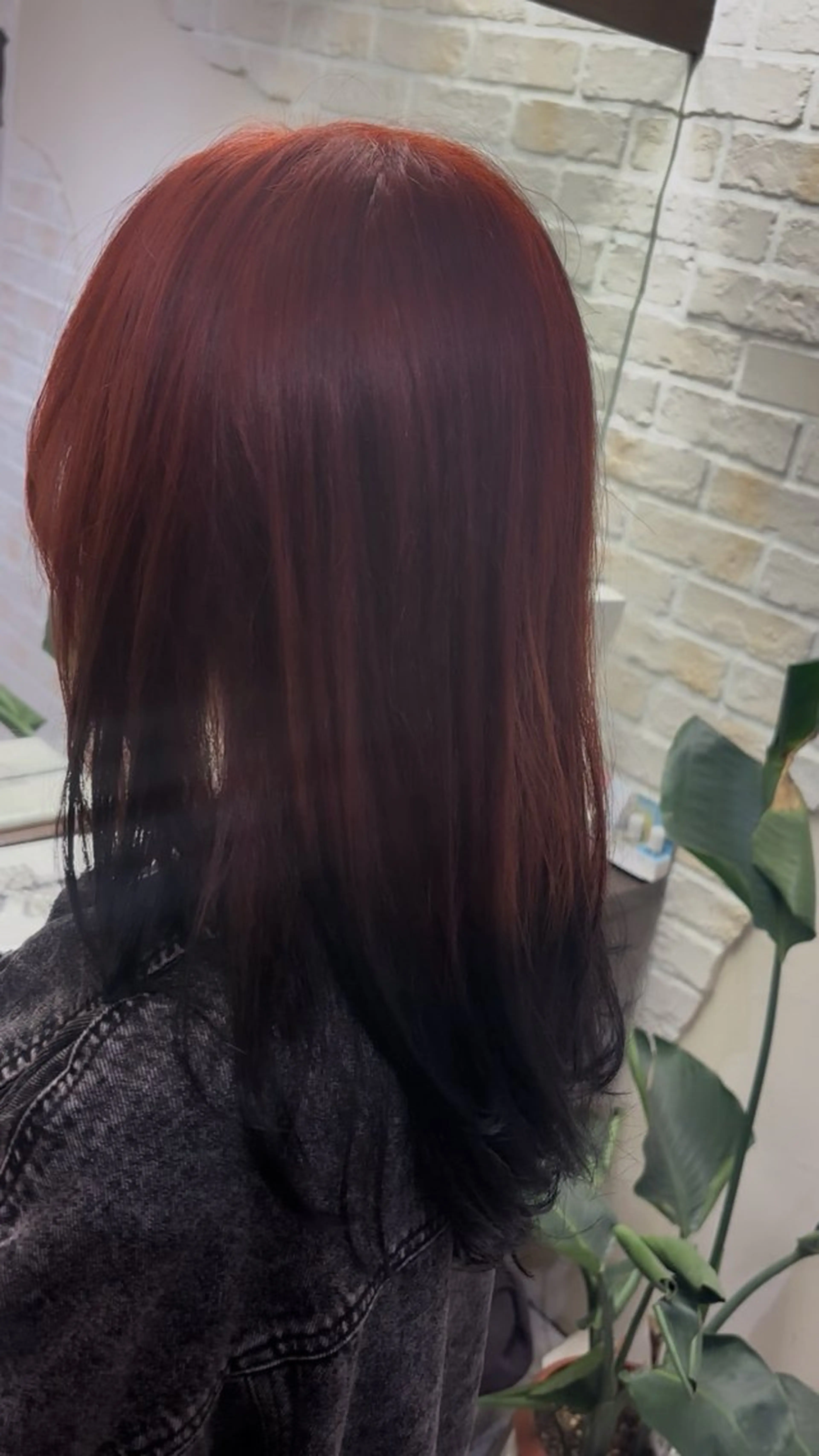 ミディアム カット ヘアカラー 飯星慧斗 /ブリーチ、縮毛矯正のヘアスタイル