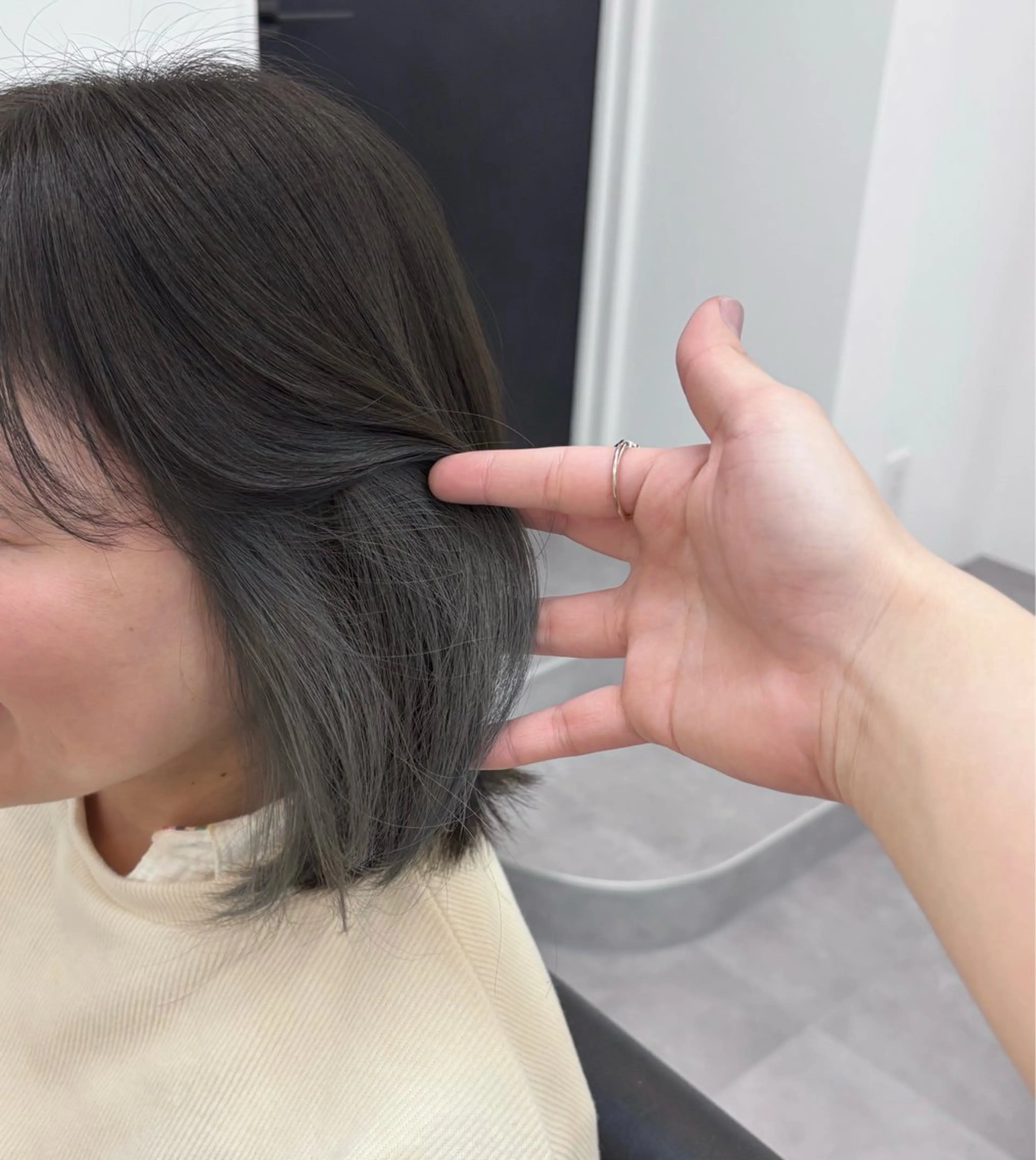 ショート カラー インナーカラー 鍋嶋 涼香のヘアスタイル