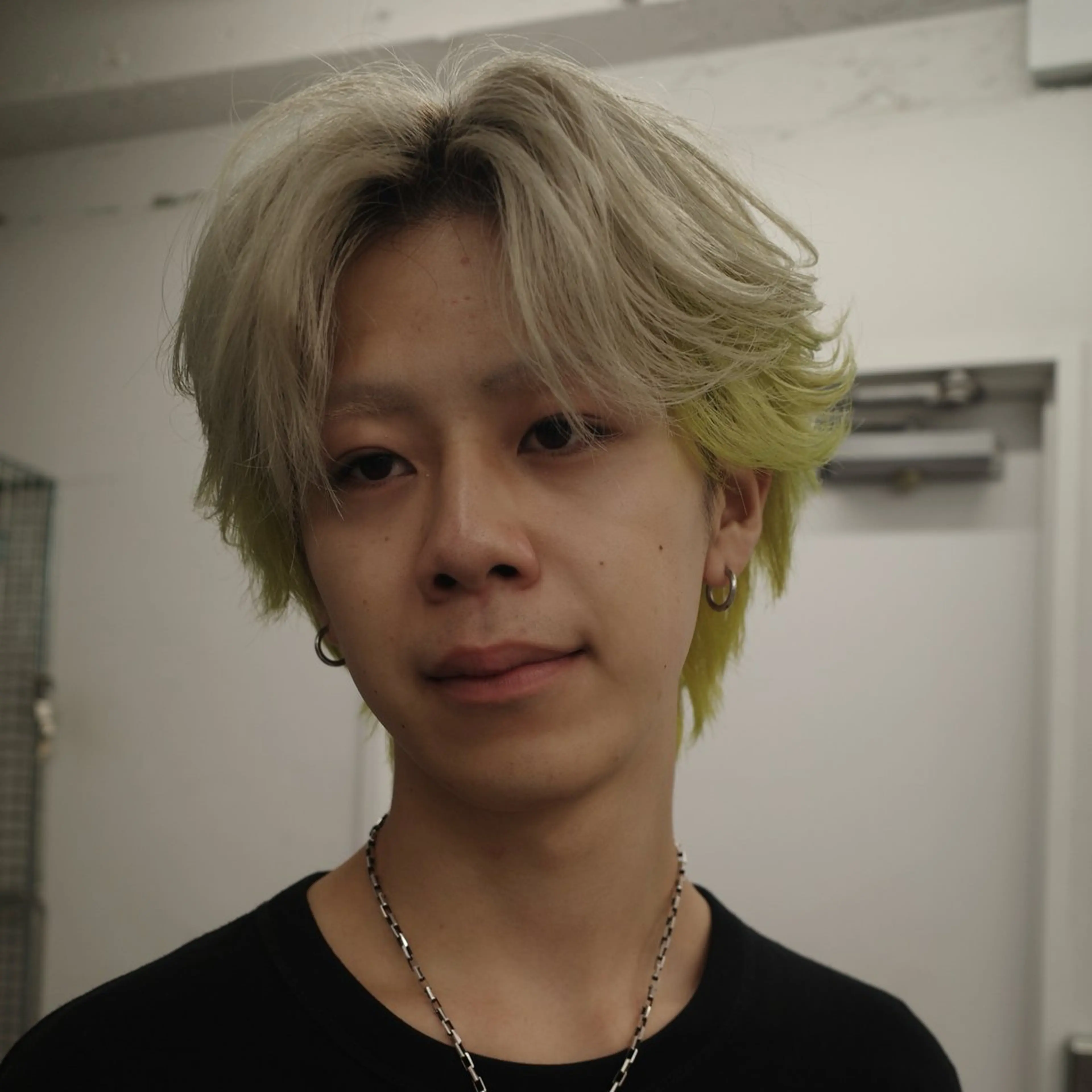 【お任せメンズデザインカラー💛💚】　¥25800→¥11000 カット＋ブリーチ1回＋デザインカラーの写真