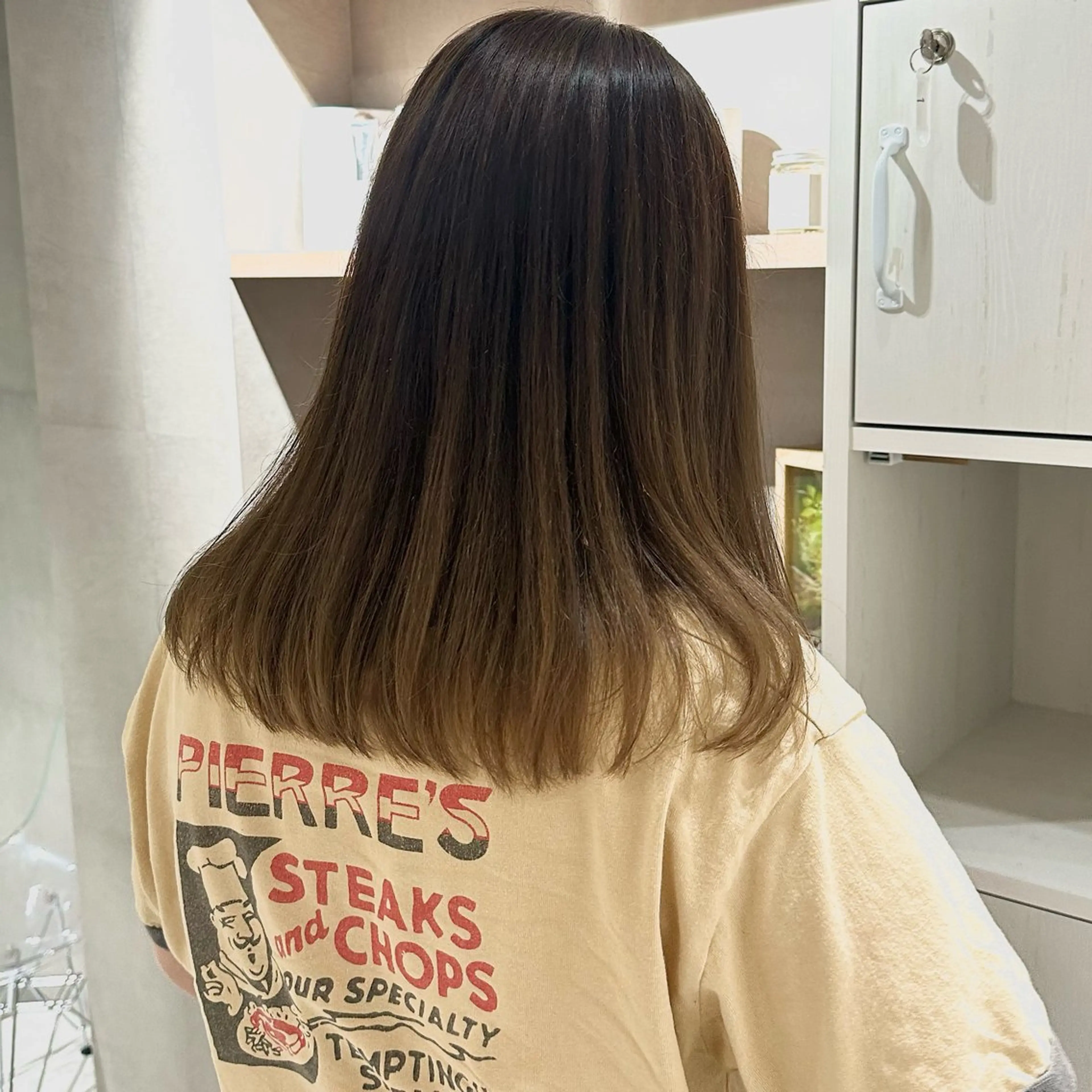 セミロング 縮毛矯正 カット 縮毛矯正 トリートメント 髪質改善 イオリのヘアスタイル