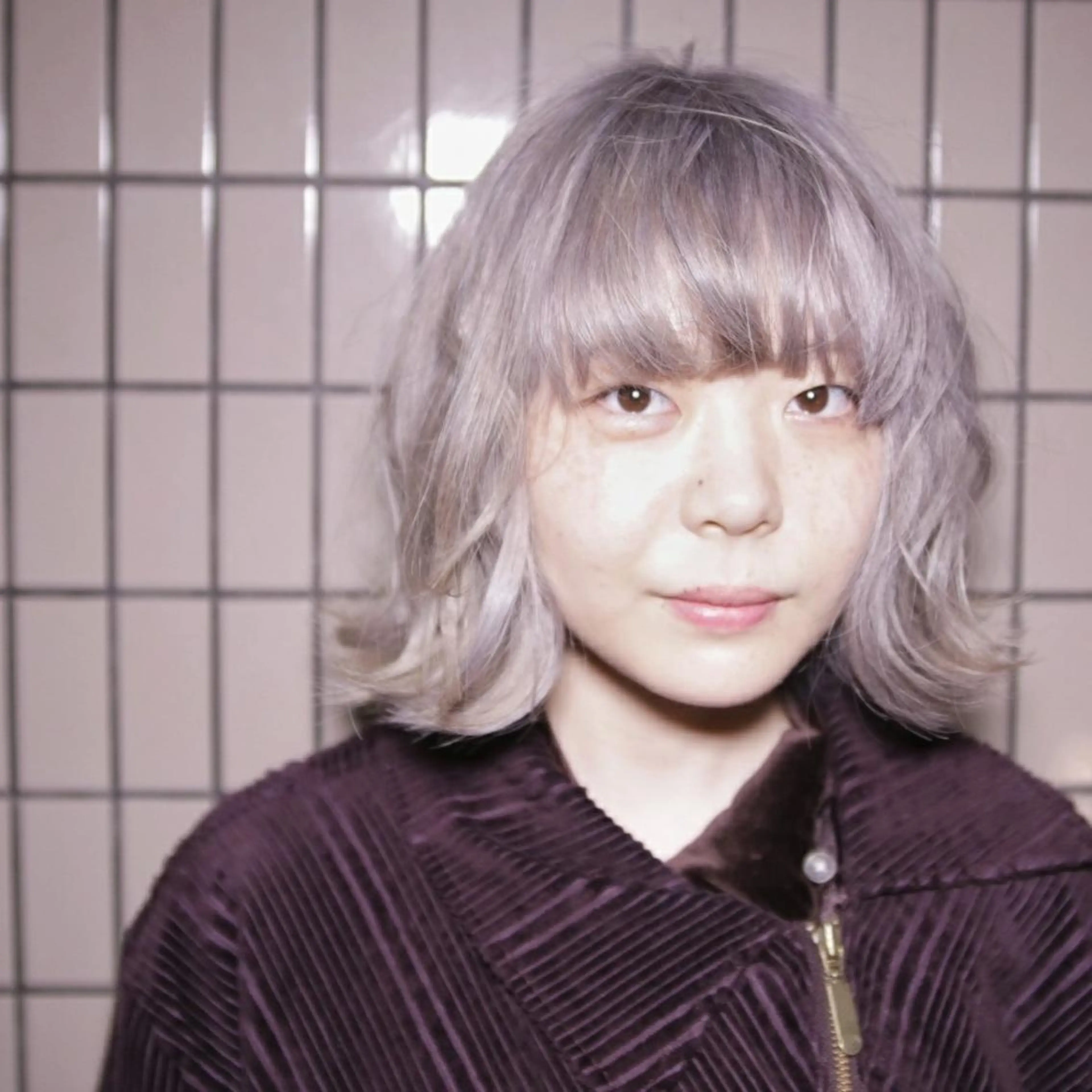 ミディアム カラー ブリーチ 艶髪✨ハイトーン ✨ホワイト✨北宗一郎のヘアスタイル