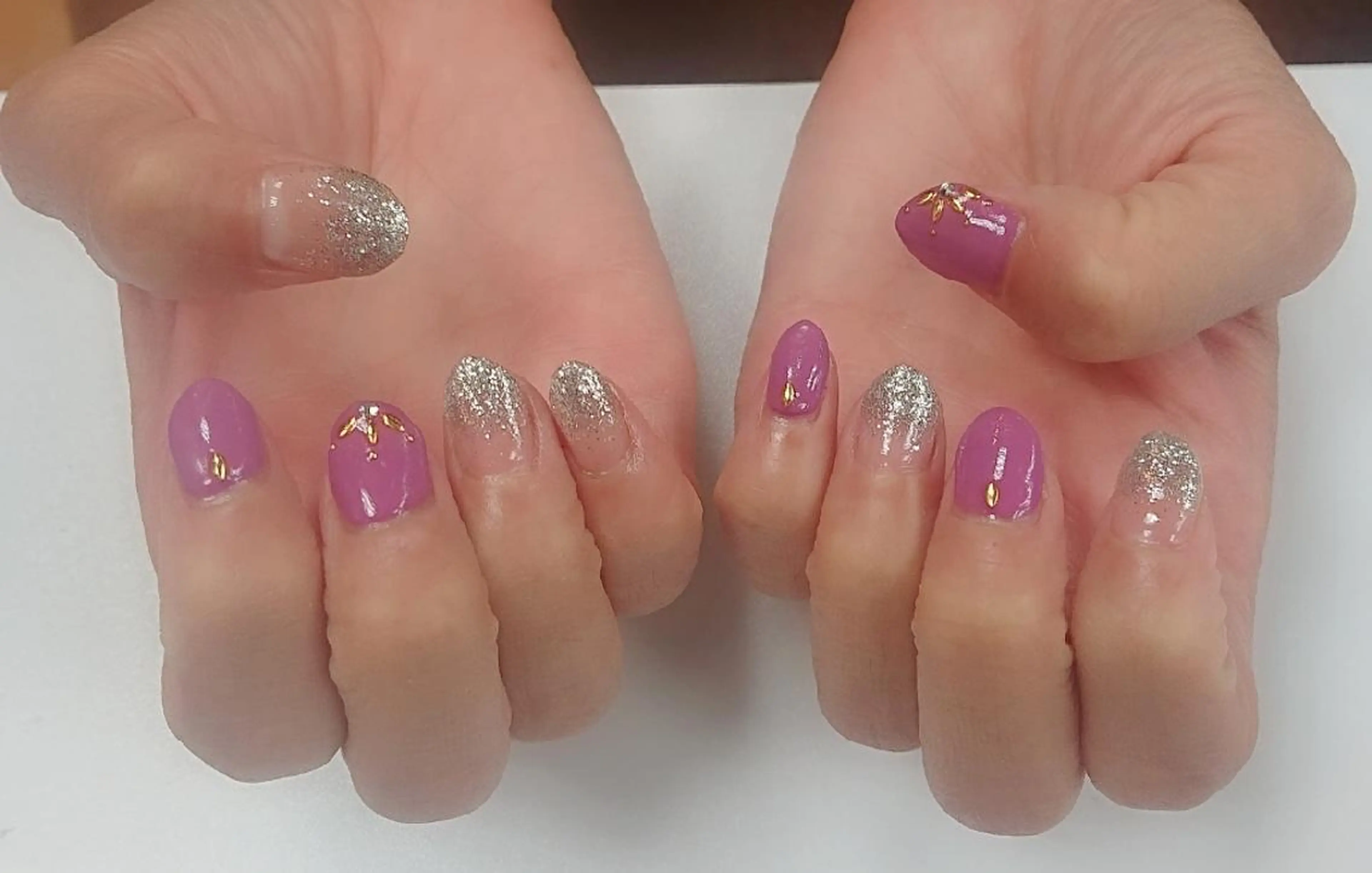 ネイル 🍒当日もOK🍒 𝑳𝑼𝑵𝑨花井のネイルデザイン