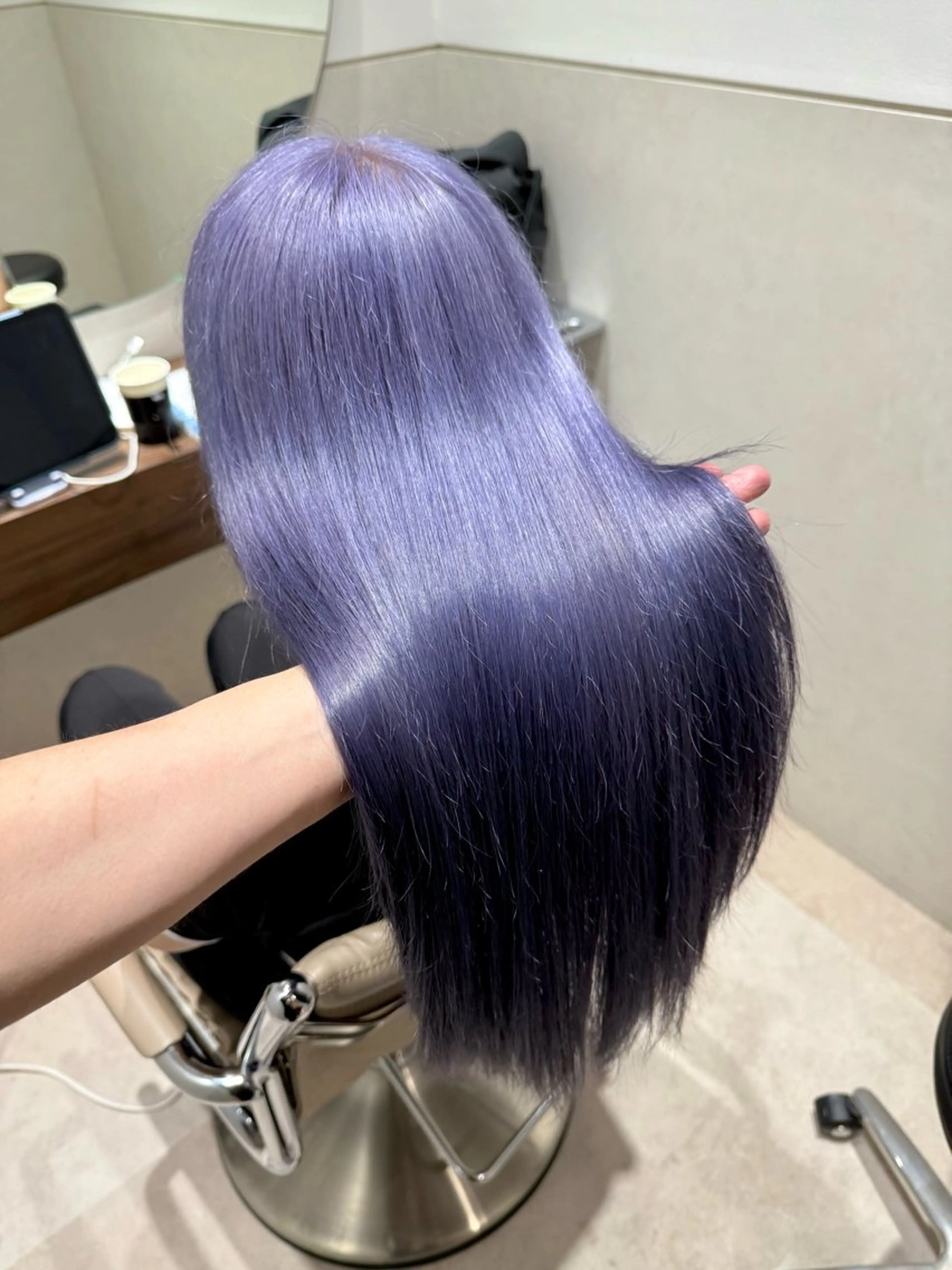 ロング カラー ヘアアレンジ ブリーチ ケアブリーチ ディープラベンダー ラベンダーカラー カット ヘアカラー SALOWIN京都河原町Suite店所属・外国人風レイヤー/ ハイトーンSHUのヘアスタイル