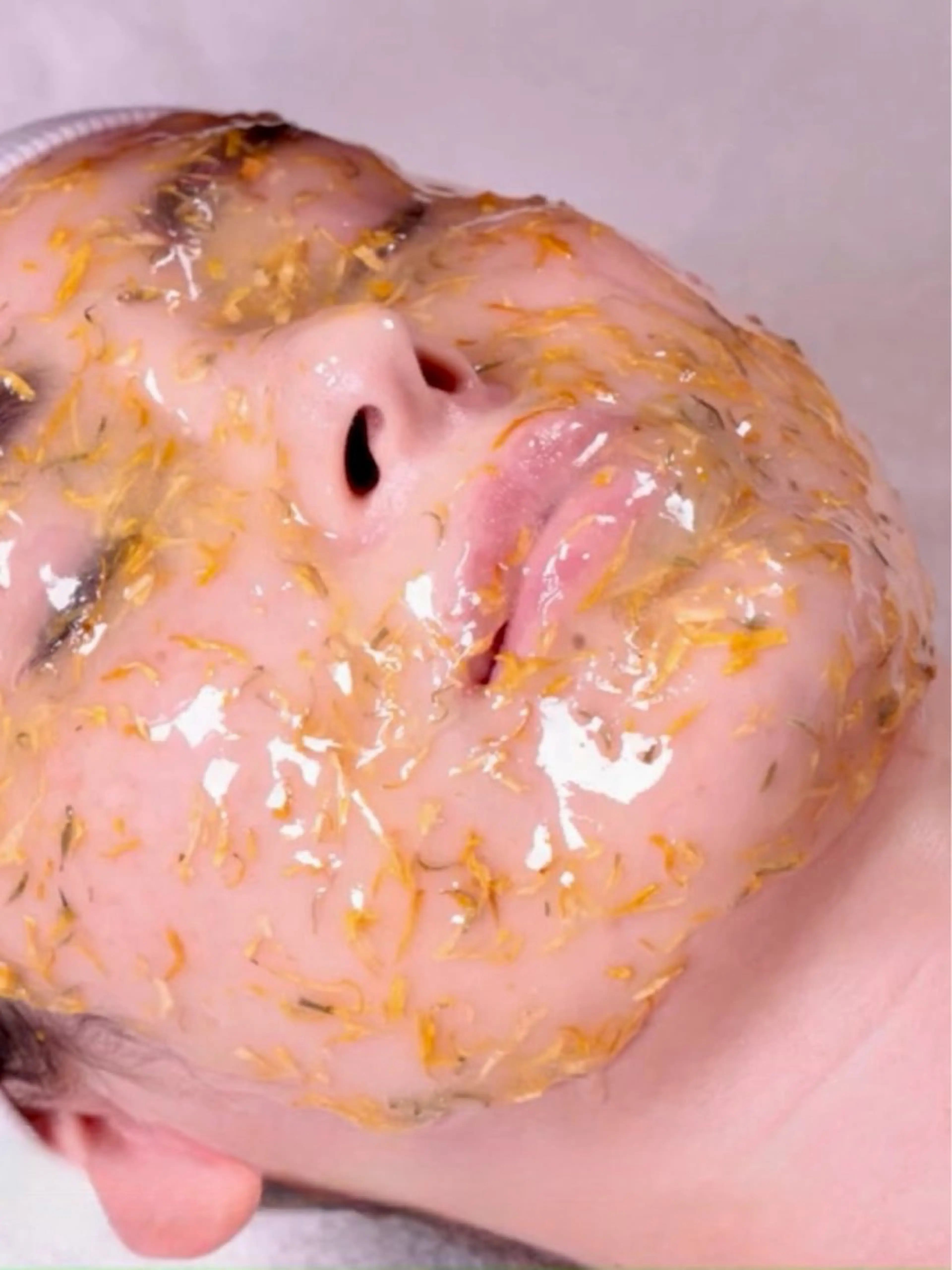 美眉デザイン＋フェイシャルWAX　ハイドロジェリーマスク使用　120分￥11,900の写真