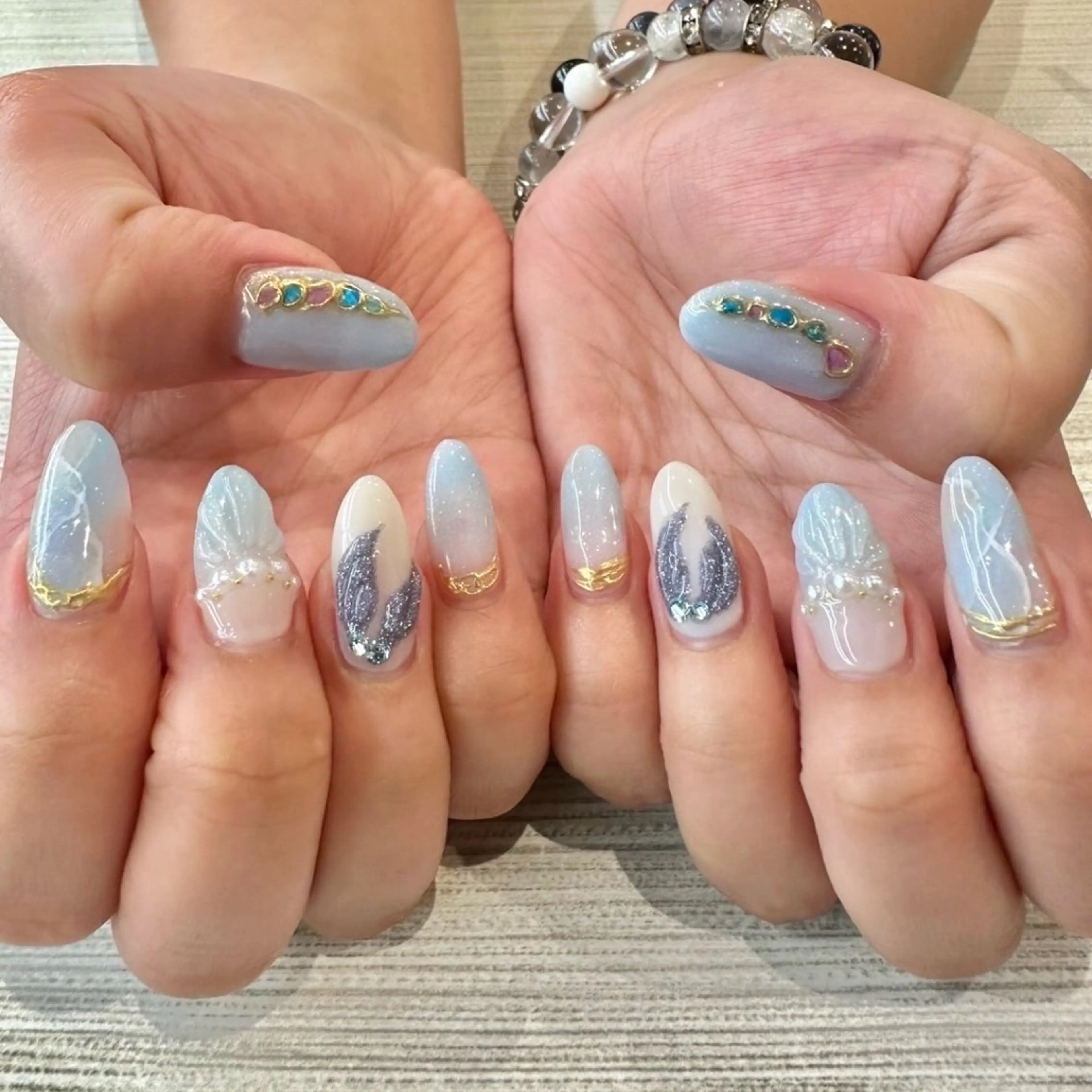 ネイル フラッシュネイル フットネイル ジェルネイル ラメ(グリッター) ラメグラデーション ハンドネイル beautysalonLino所属・ネイルサロン ⭐︎Linoのその他イメージ