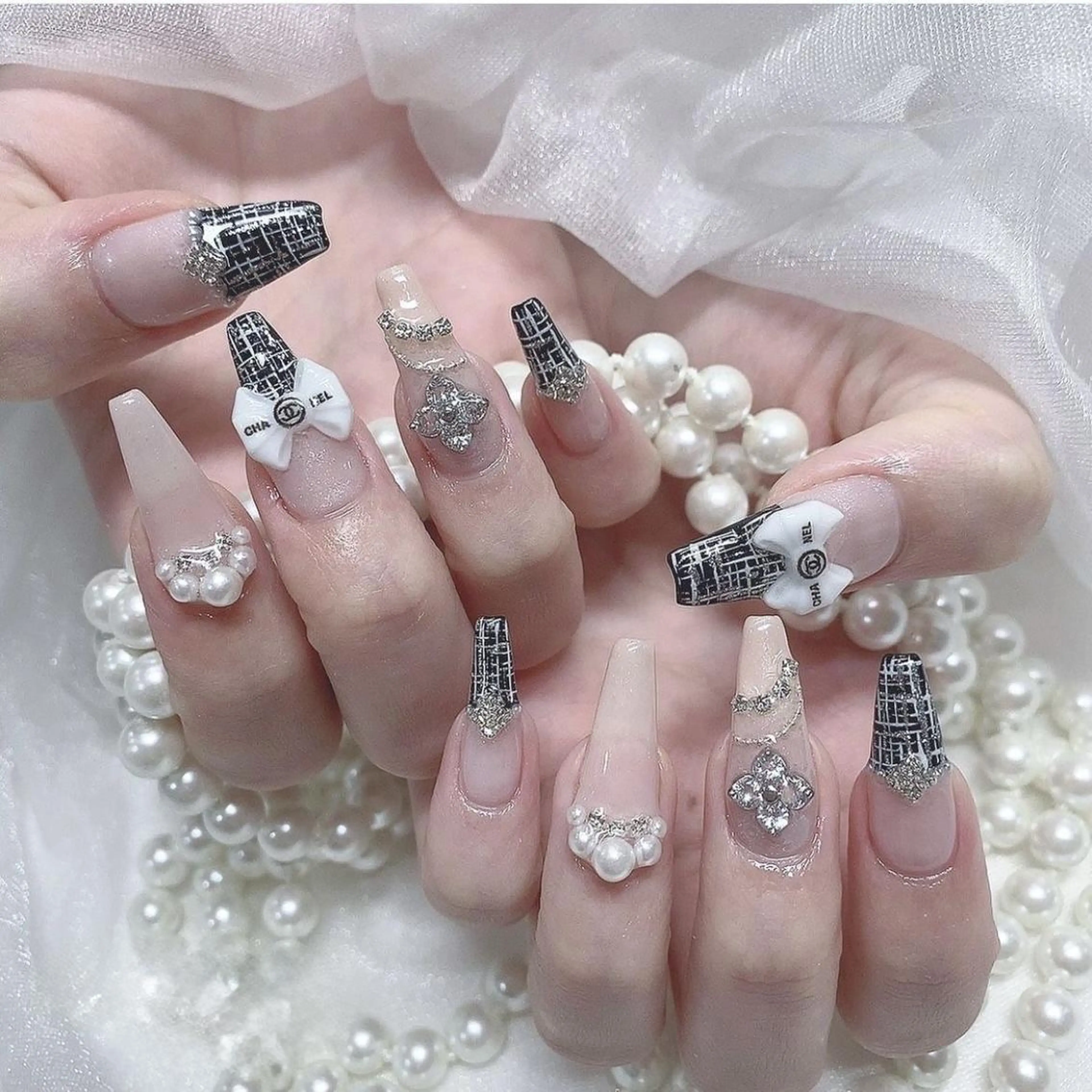 ネイル 長さ出し フレンチネイル グラデーション 卒業式 マグネットネイル ハンドネイル MIHANA NAILのネイルデザイン