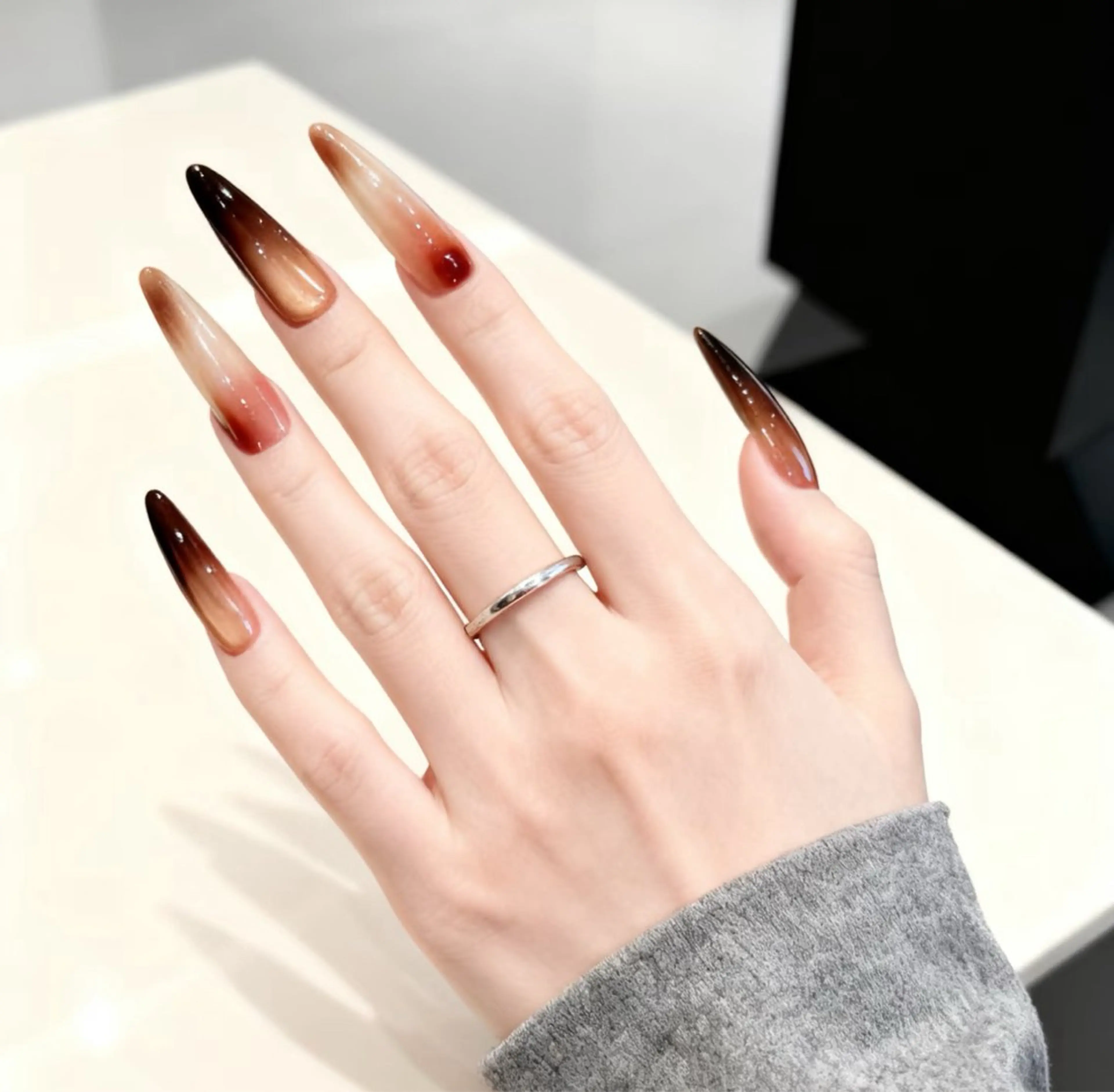 ネイル オーロラネイル フラワーネイル フットネイル フレンチネイル ジェルネイル ハンドネイル 長さだし専門 ありさのネイルデザイン