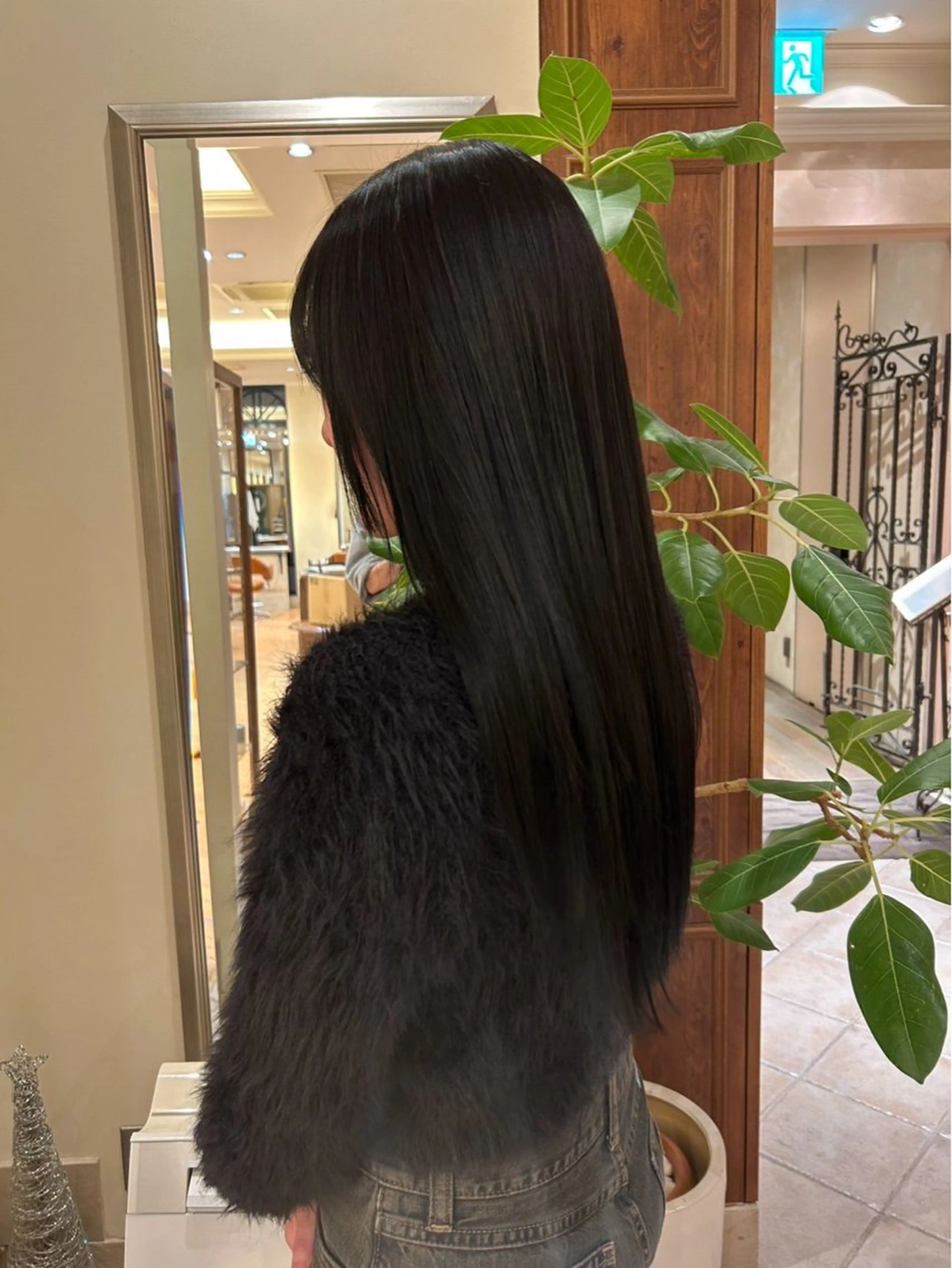 ロング カラー グレージュ オリーブグレージュ オリーブグレー 有賀 颯天のヘアスタイル