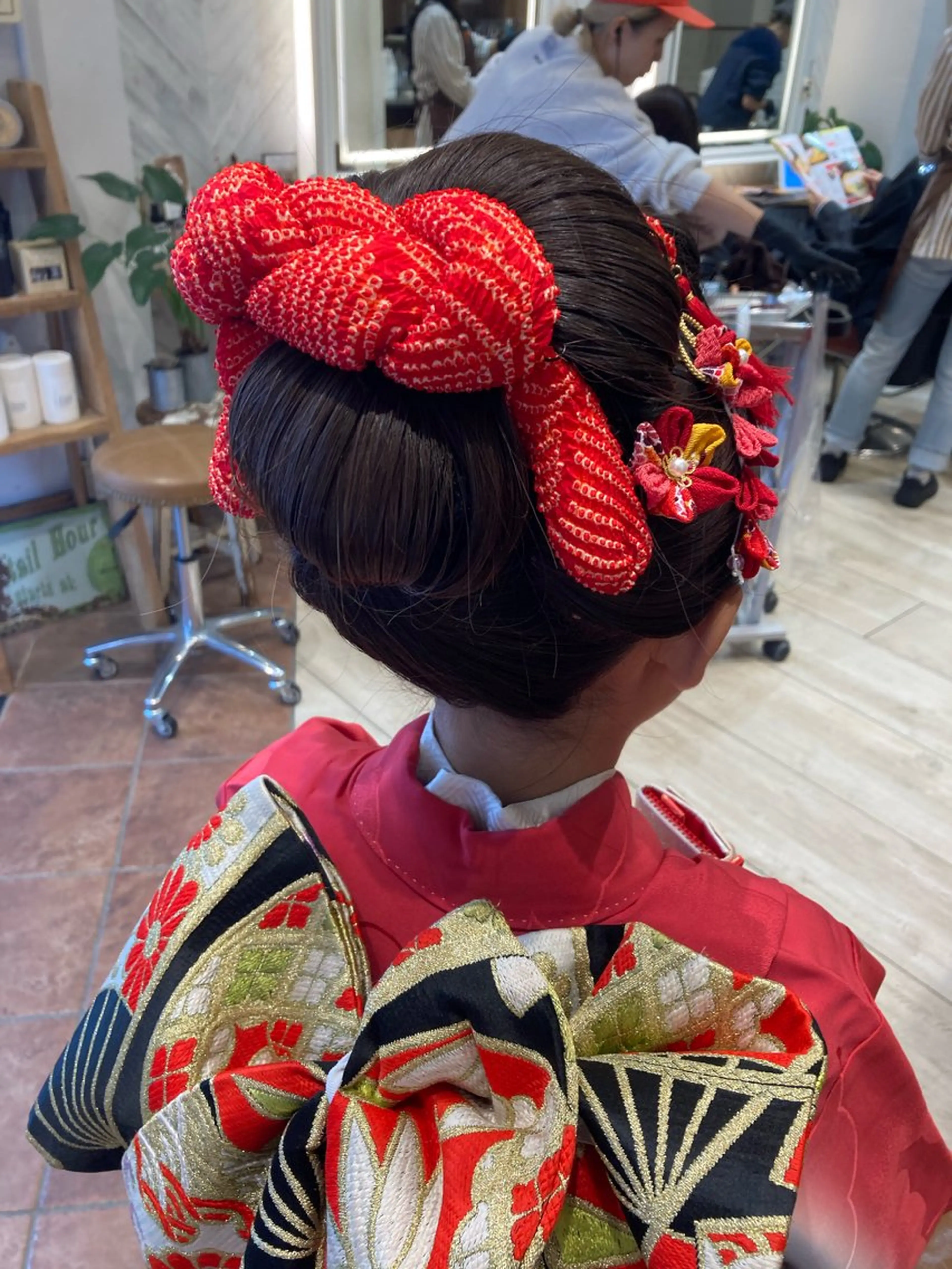 ヘアアレンジ キッズ ハウス山下あやか 成人式カットカラーのヘアスタイル