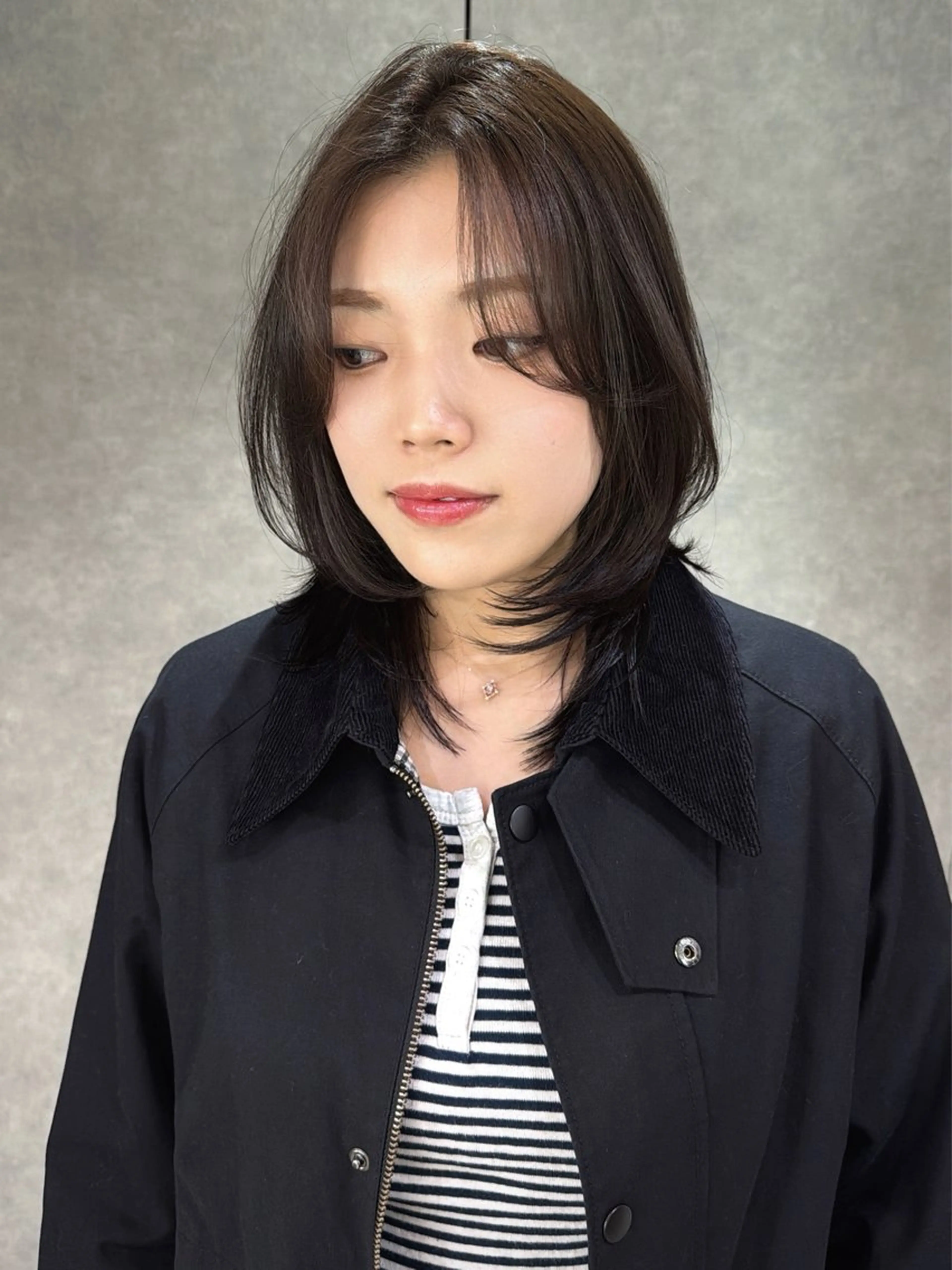 ミディアム カラー アッシュ アッシュブラウン ブラウンカラー ハッシュカット カット ヘアカラー yu-kaハッシュ カット/韓国レイヤーのヘアスタイル