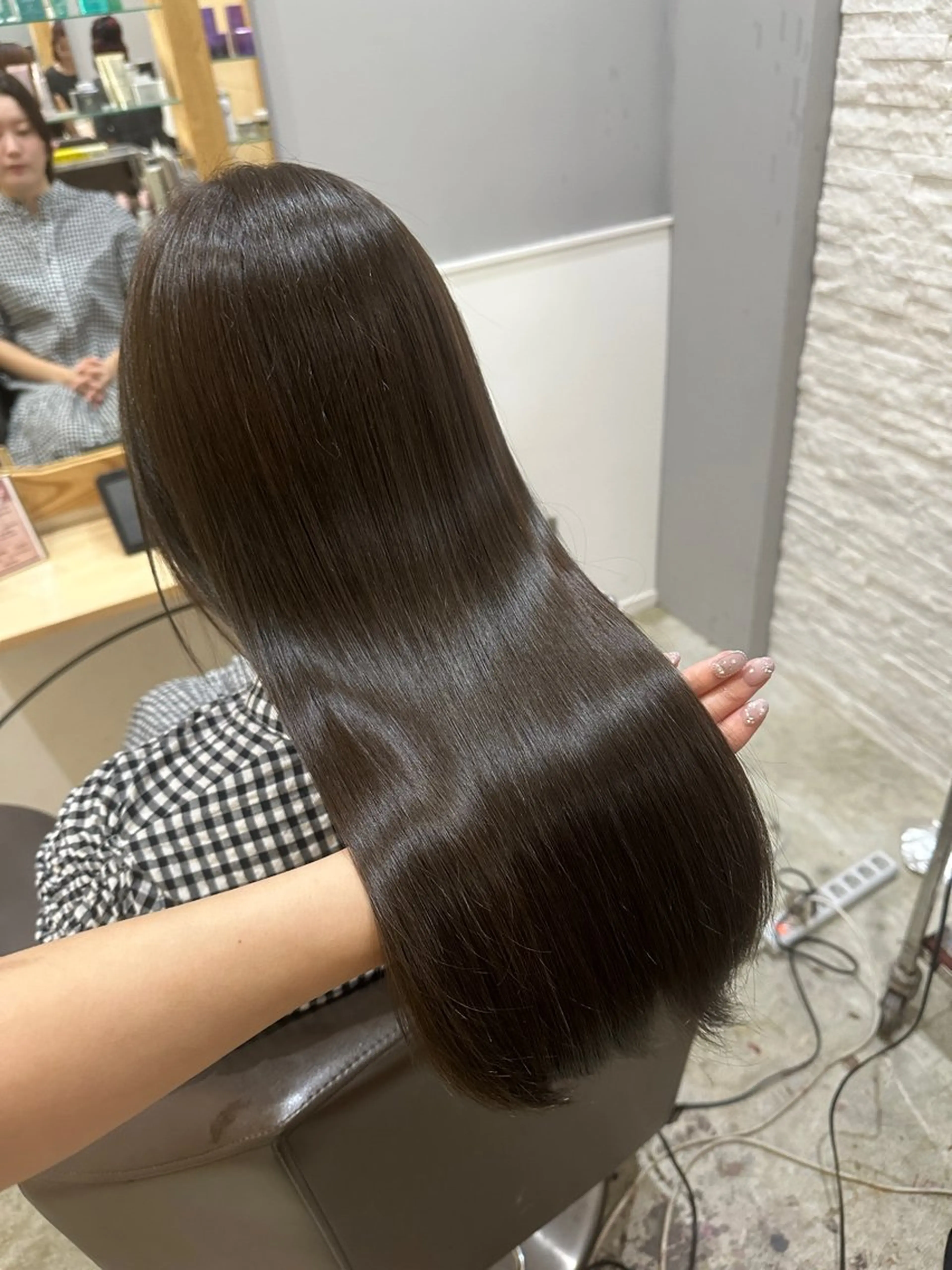 ミディアム miloc MOMOKAのヘアスタイル
