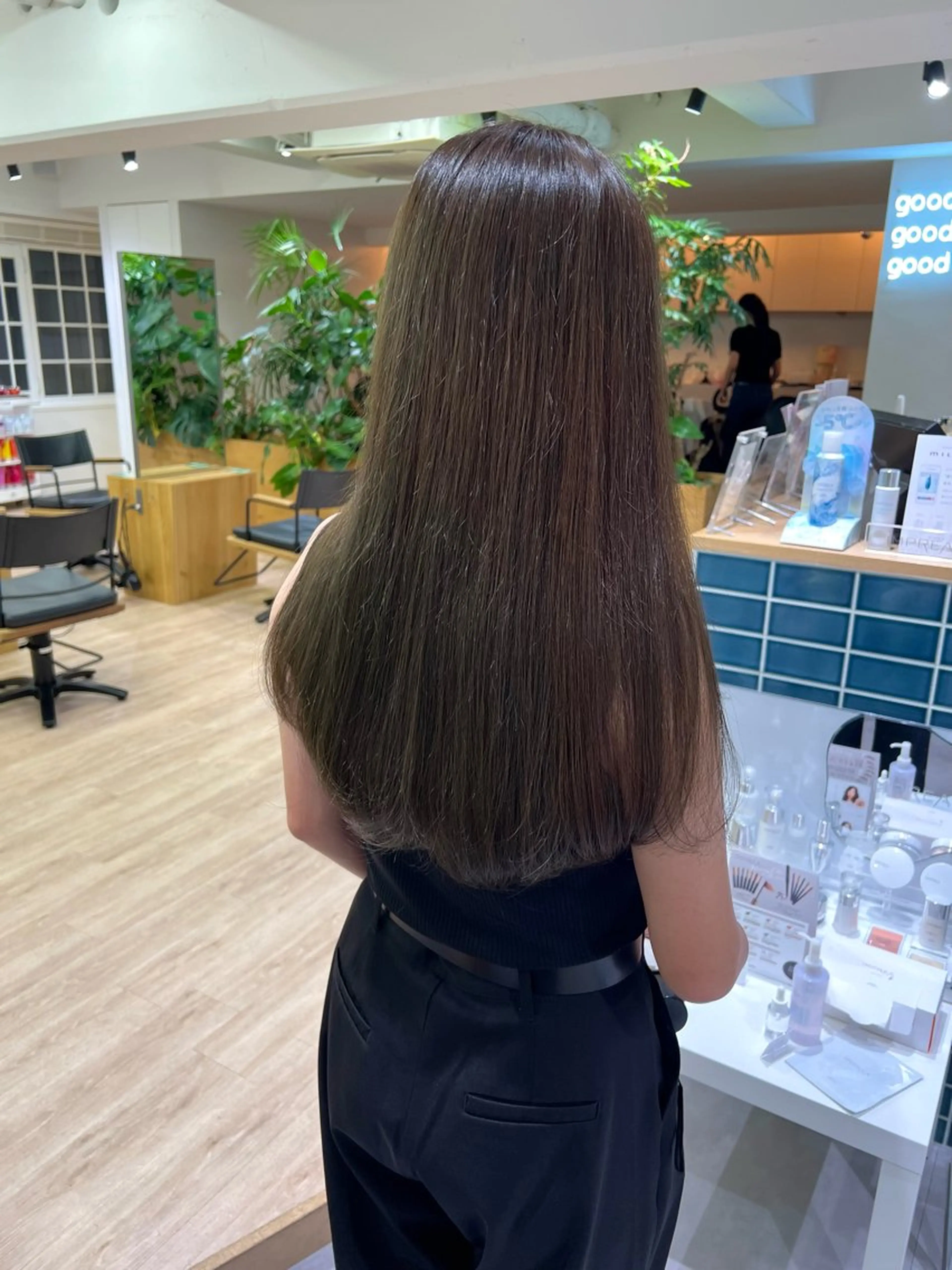 ロング ヘアカラー トリートメント 田中 愛梨のヘアスタイル