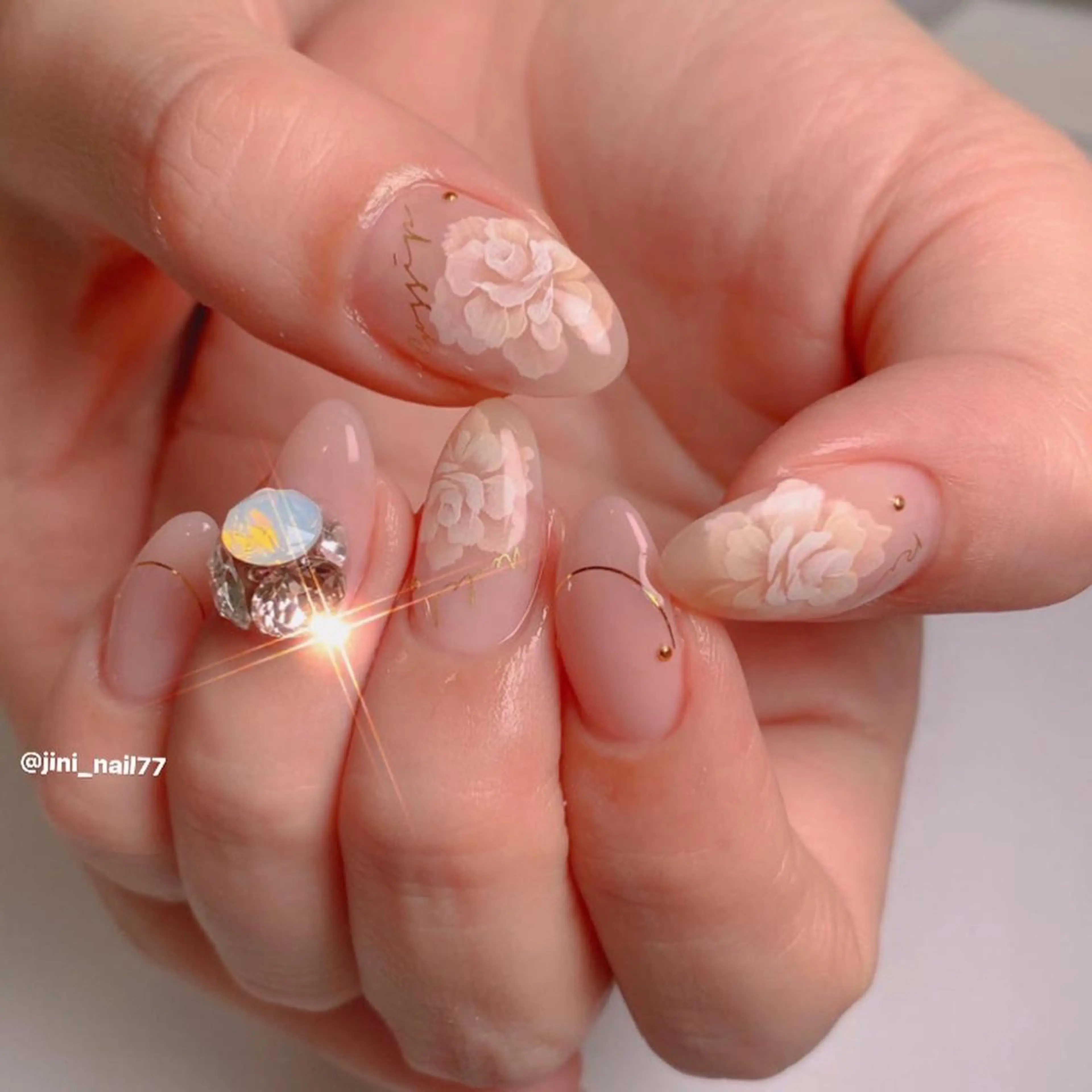 ネイル JINI NAIL所属・ジニ ネイルのネイルデザイン