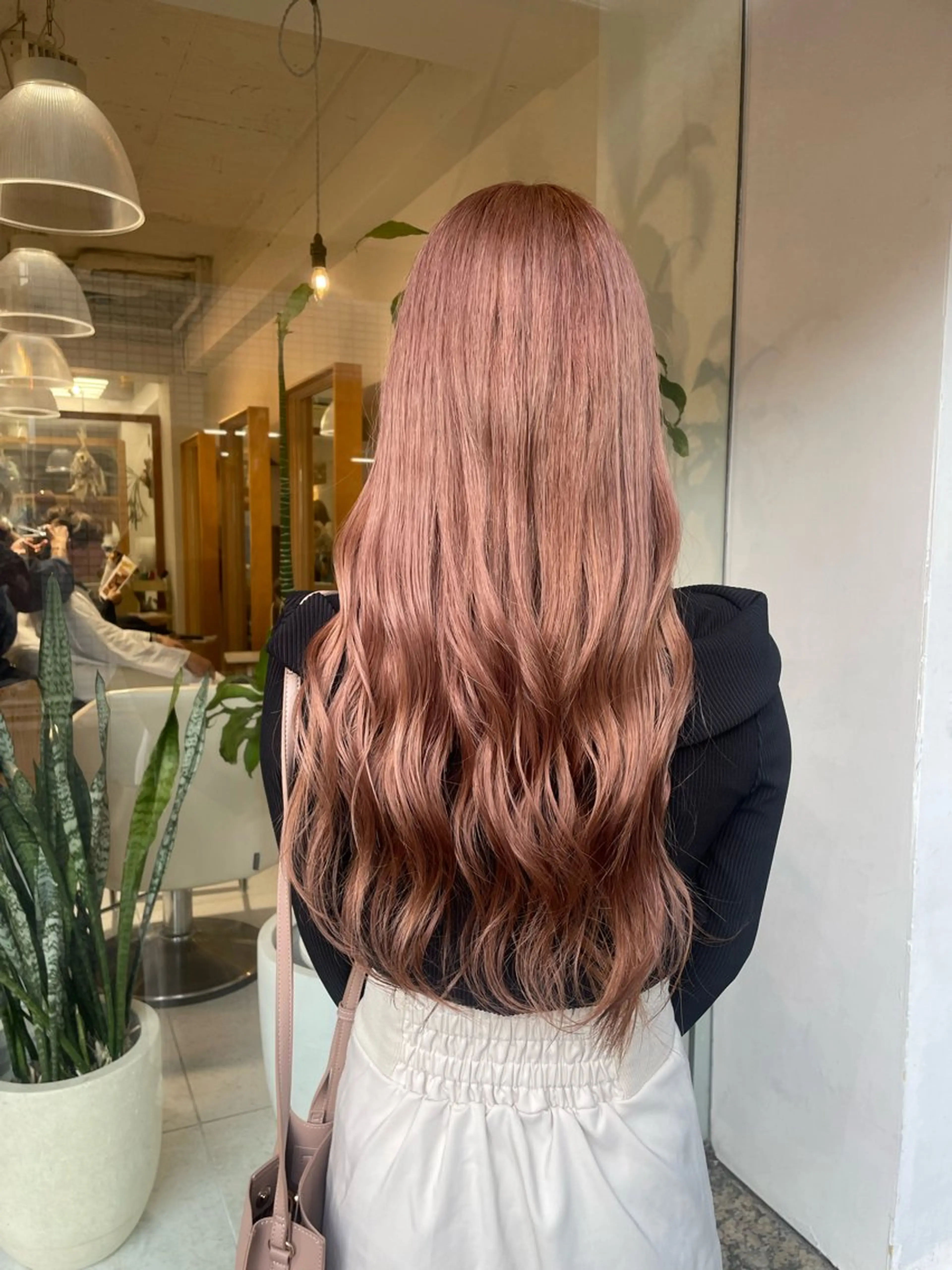 ロング カラー ベージュカラー ブリーチ ミルクティーベージュ カット ヘアカラー 福田 千尋のヘアスタイル