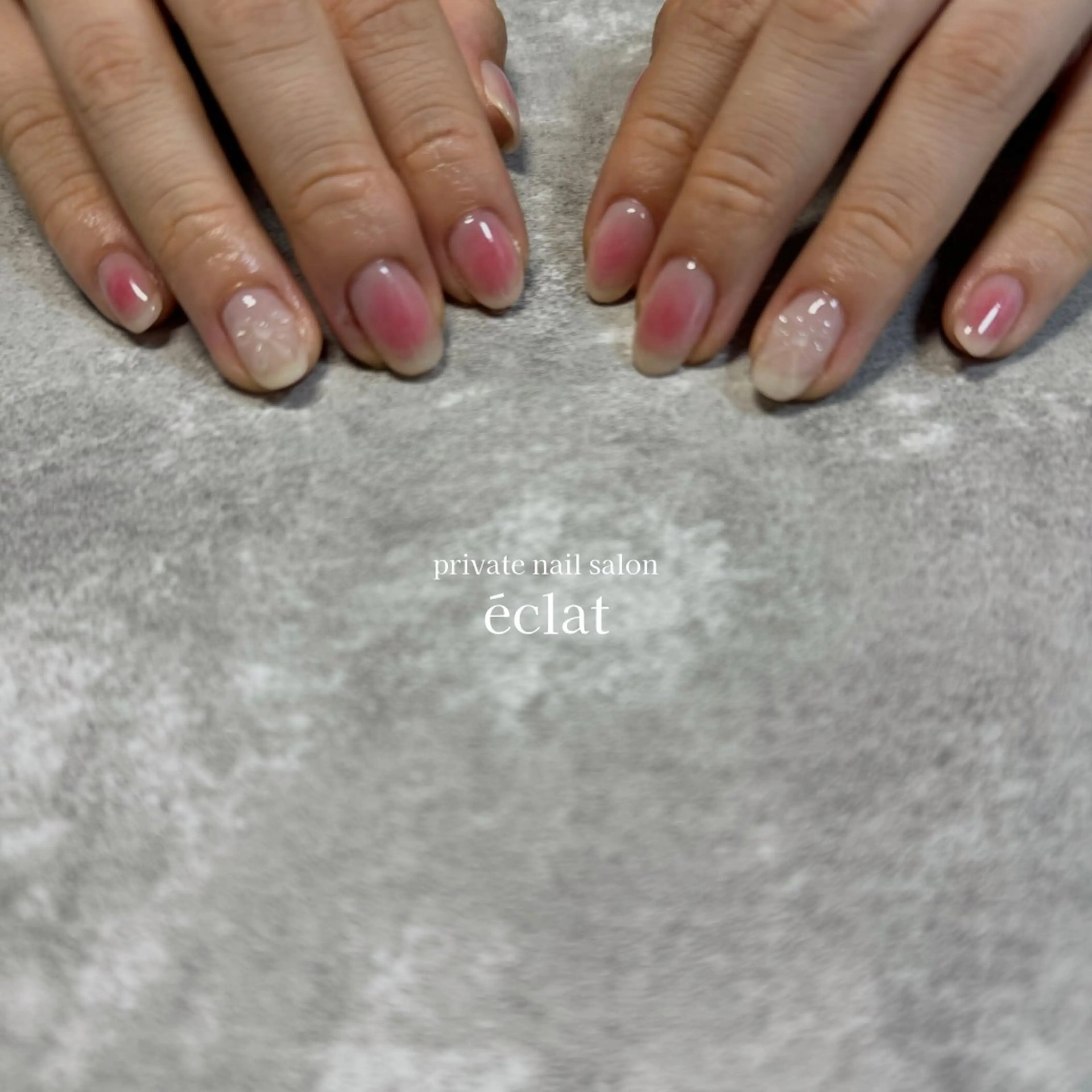 ネイル チークネイル 持ち込み ニュアンスネイル ピンク リボン nailsalon éclatのネイルデザイン