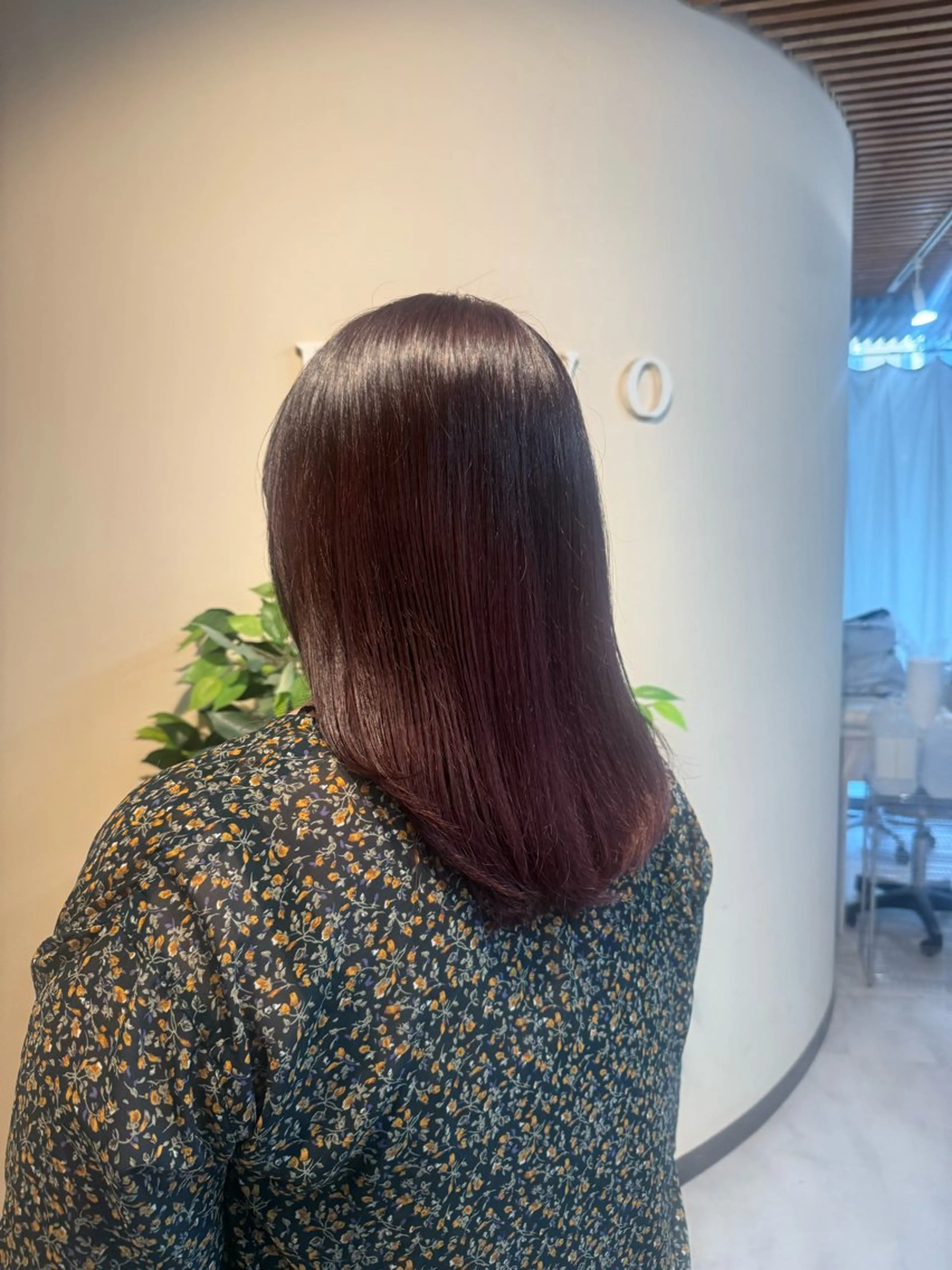 ミディアム カラー 栗原 莉玖のヘアスタイル