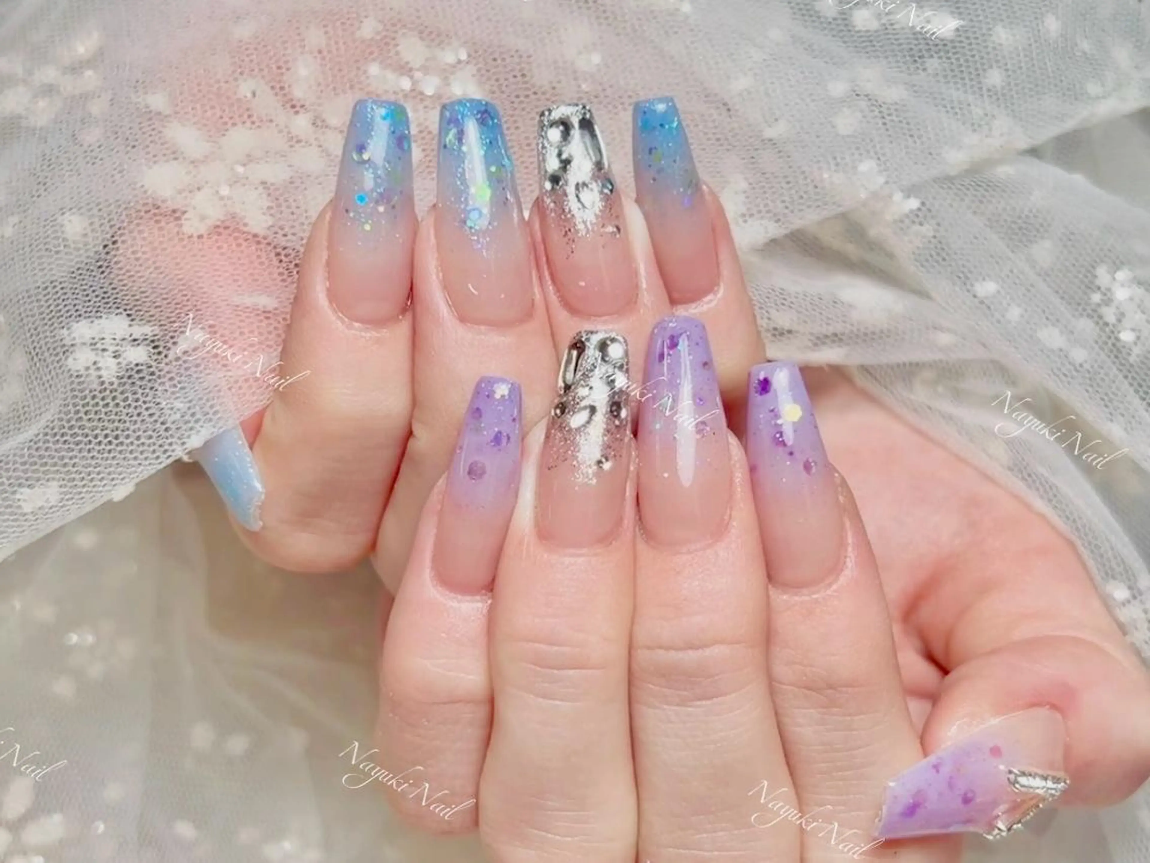 ネイル 🦋 Queenieのネイルデザイン