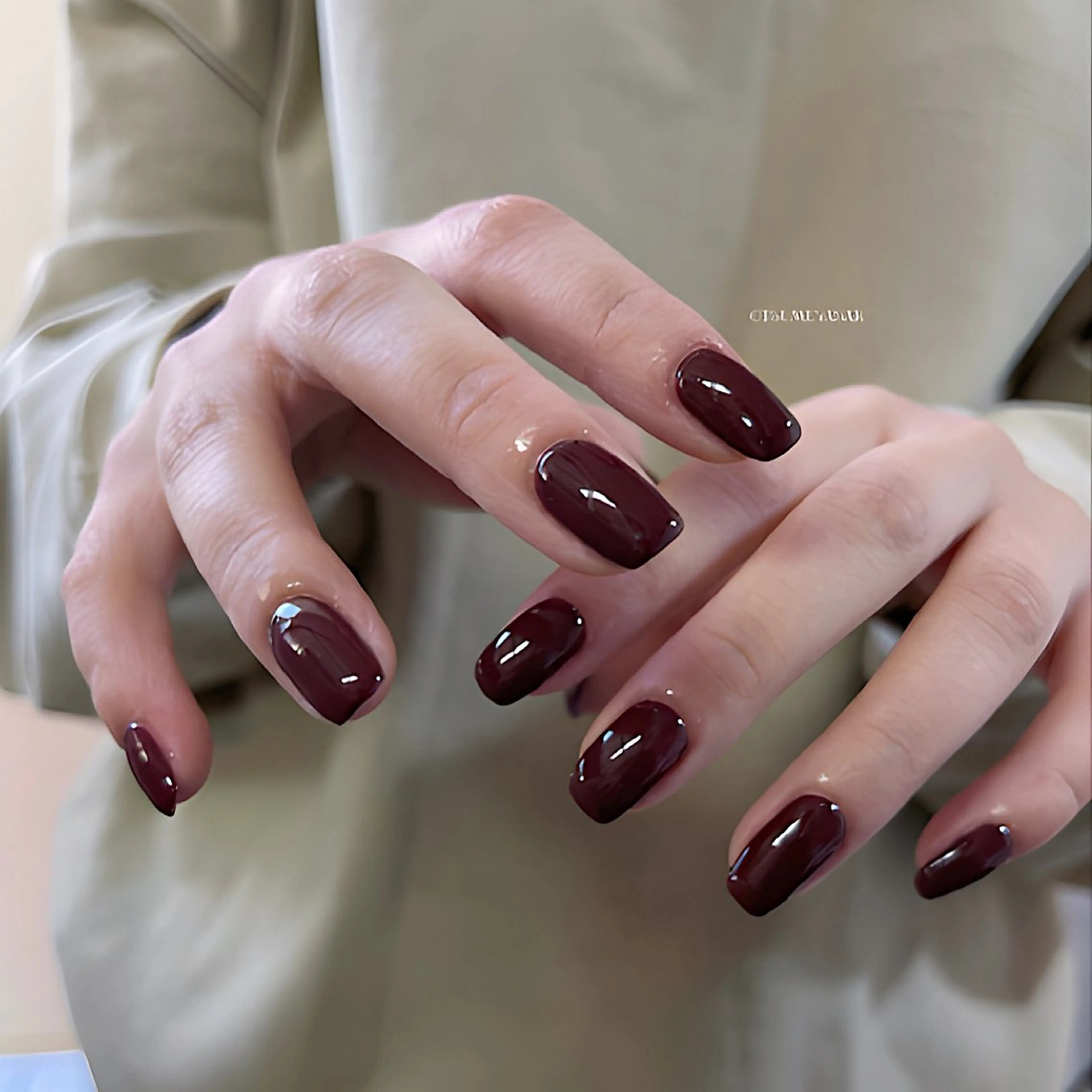 ネイル ボルドー ジェルネイル 韓国ネイル ミラーネイル ニュアンスネイル otsumeyasan所属・わたなべ ちかのネイルデザイン