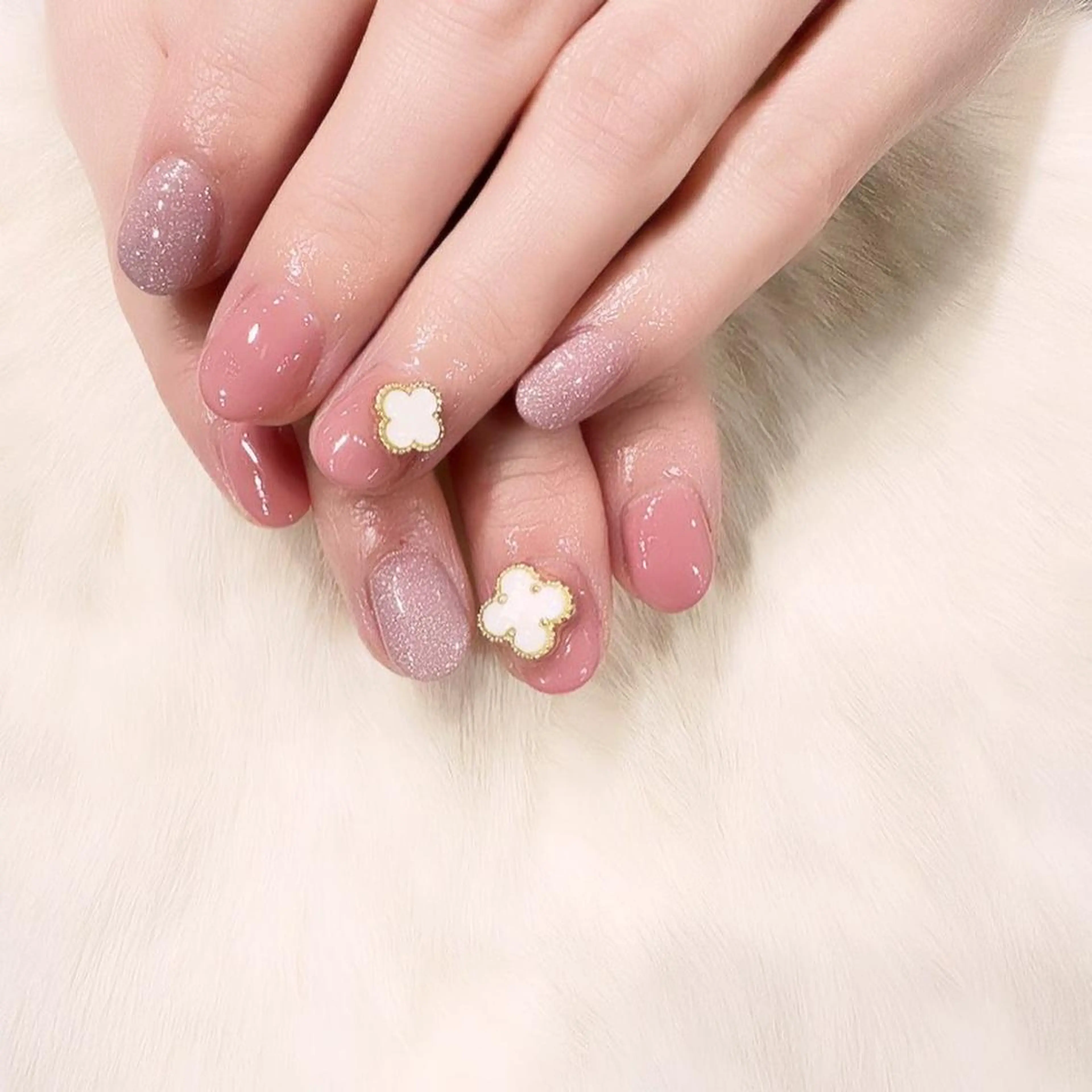 ワンカラー+1色+パーツ2個デザインの写真