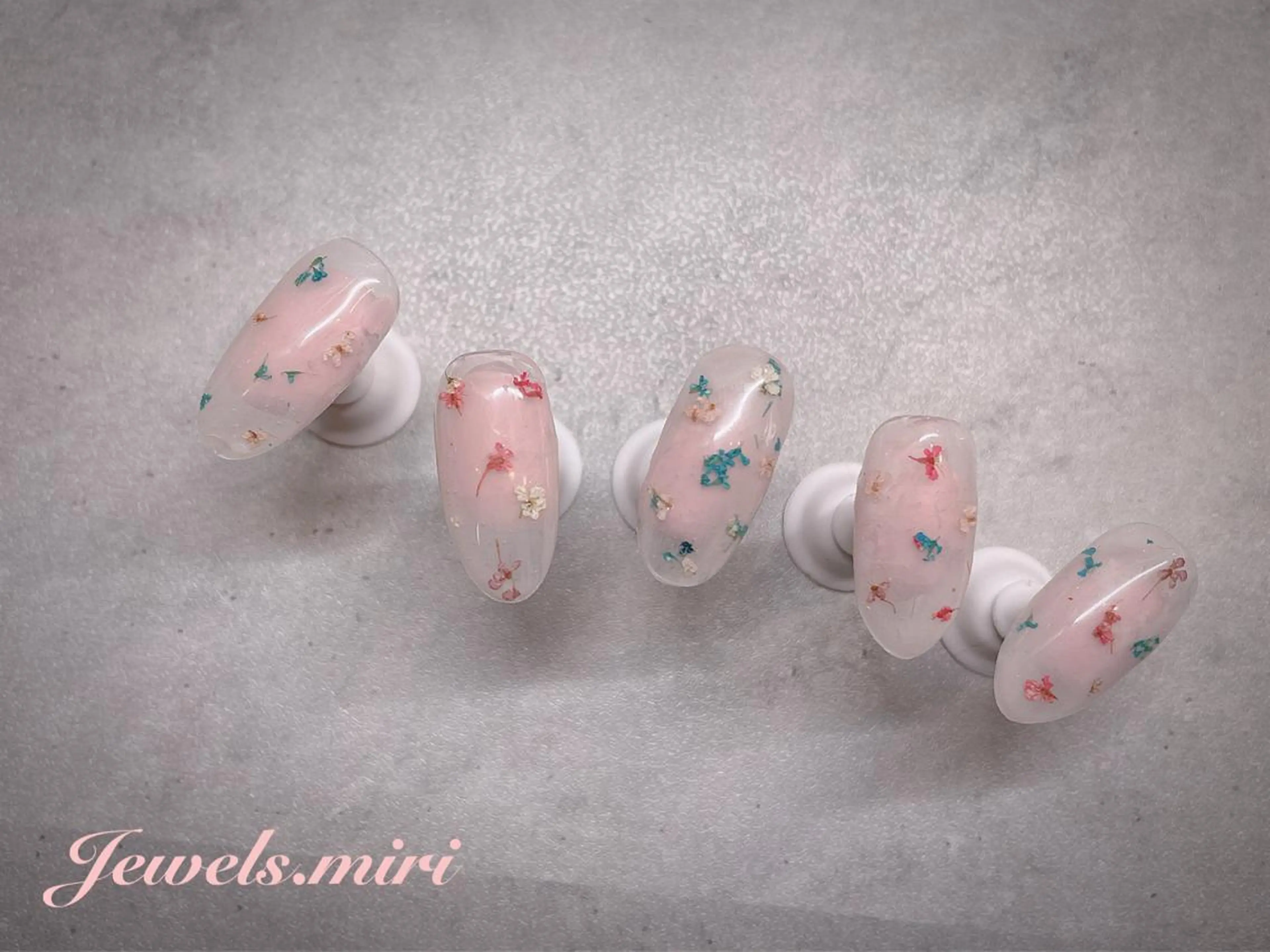 ネイル Jewels nail lily 白楽所属・ネイルサロン Jewels Mのネイルデザイン