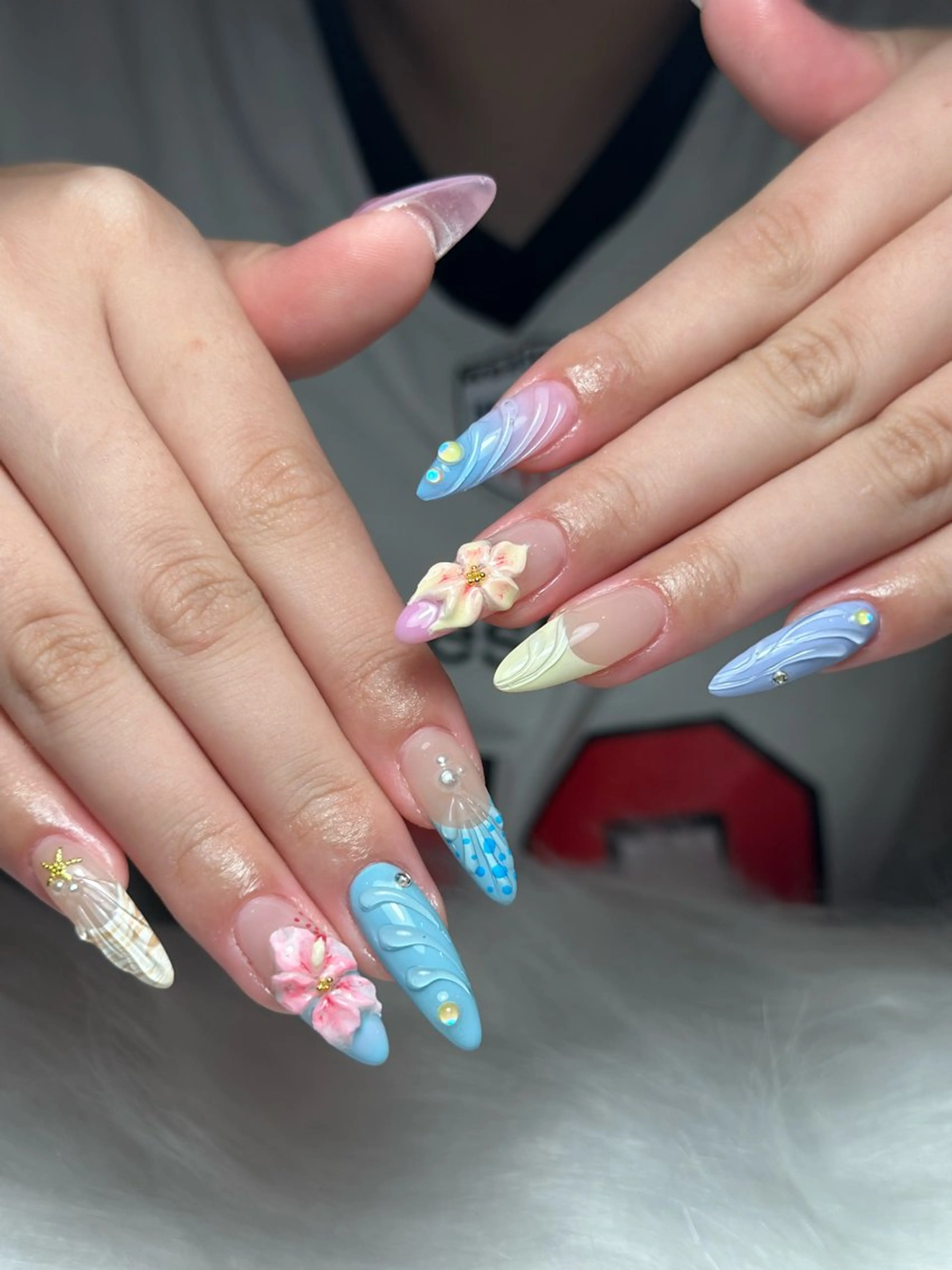 ネイル フレンチネイル グラデーション 韓国ネイル マグネットネイル シンプルネイル ハンドネイル CoMo Nail Studio所属・CoMo Nailのネイルデザイン