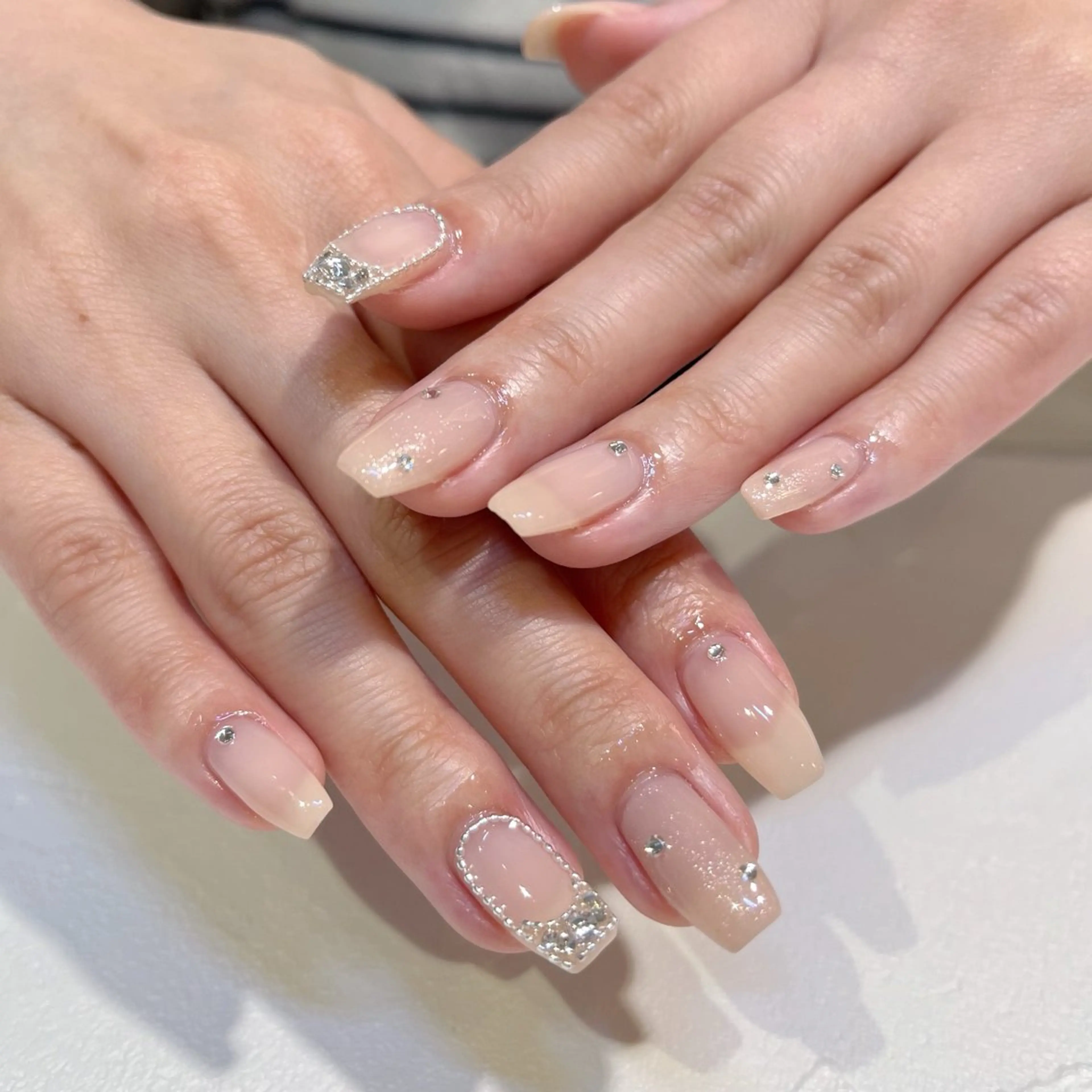 ネイル ハンドネイル 鈴木 里奈のネイルデザイン