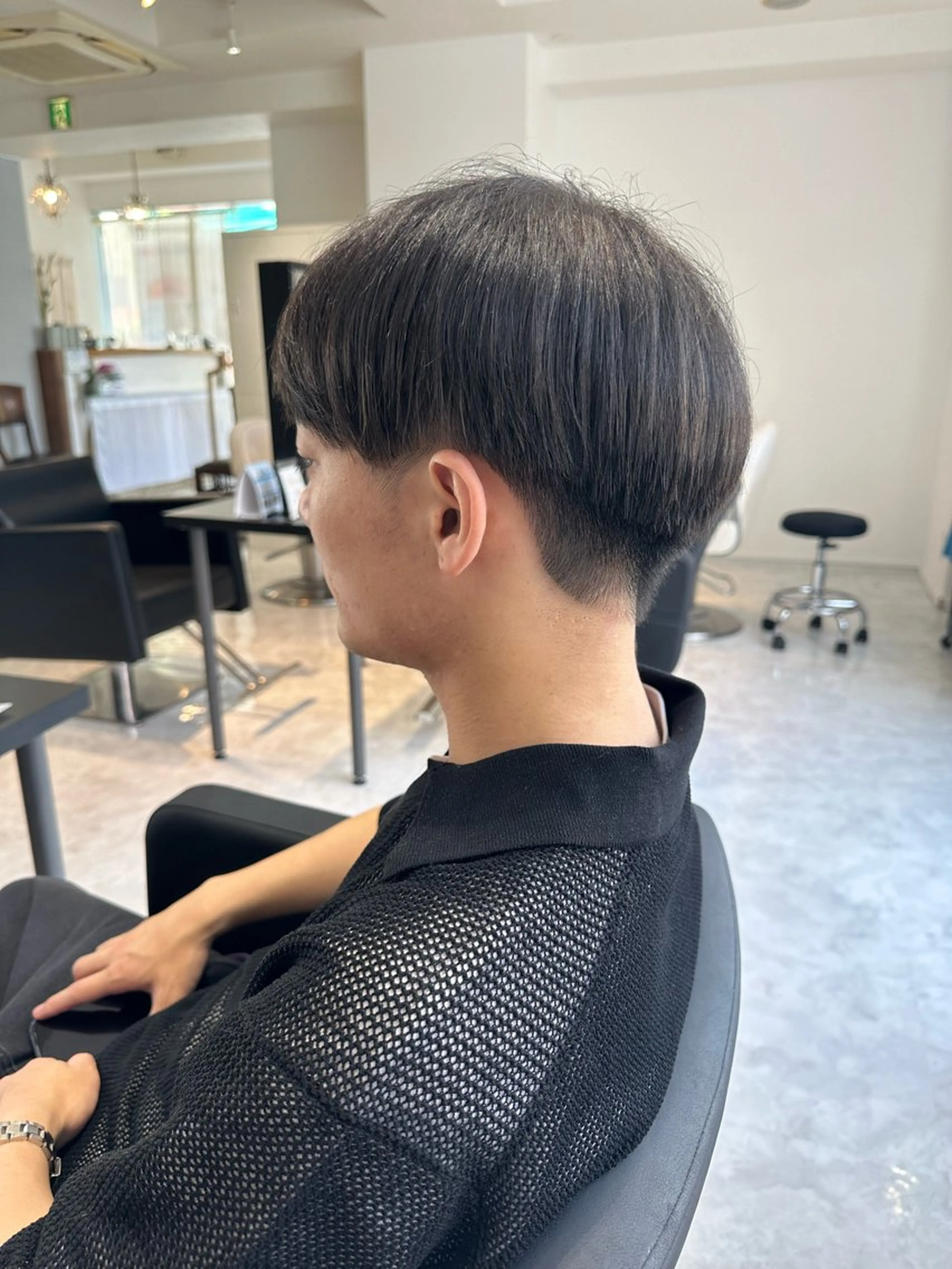 ショート ハイライト 髪質改善 レイヤーカット トリートメント 酸性ストレート 縮毛矯正  髪質改善 酸性ストレート特化のヘアスタイル