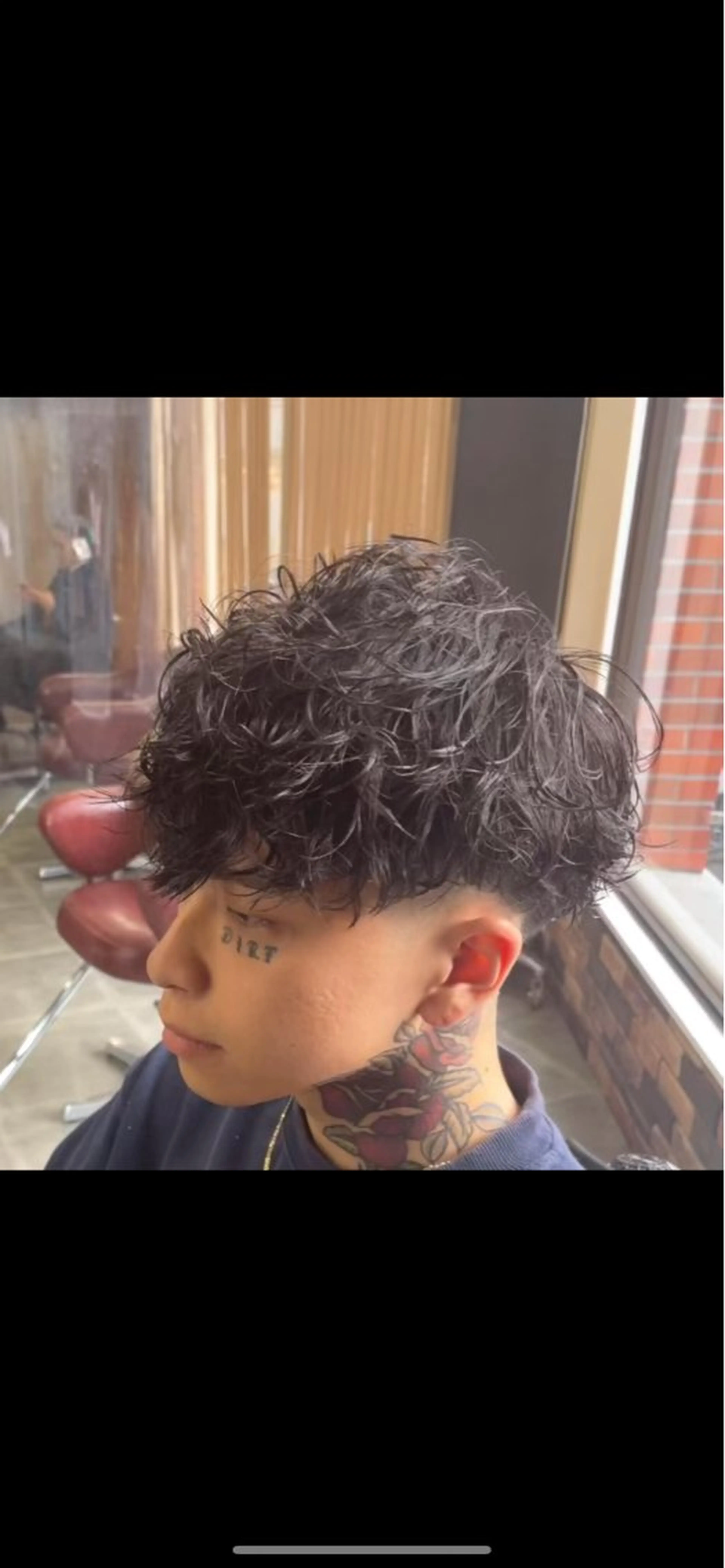 ショート パーマ メンズ フェードカット メンズパーマ スキンフェード スパイラルパーマ SHUHEY💎 髪質改善✨のヘアスタイル