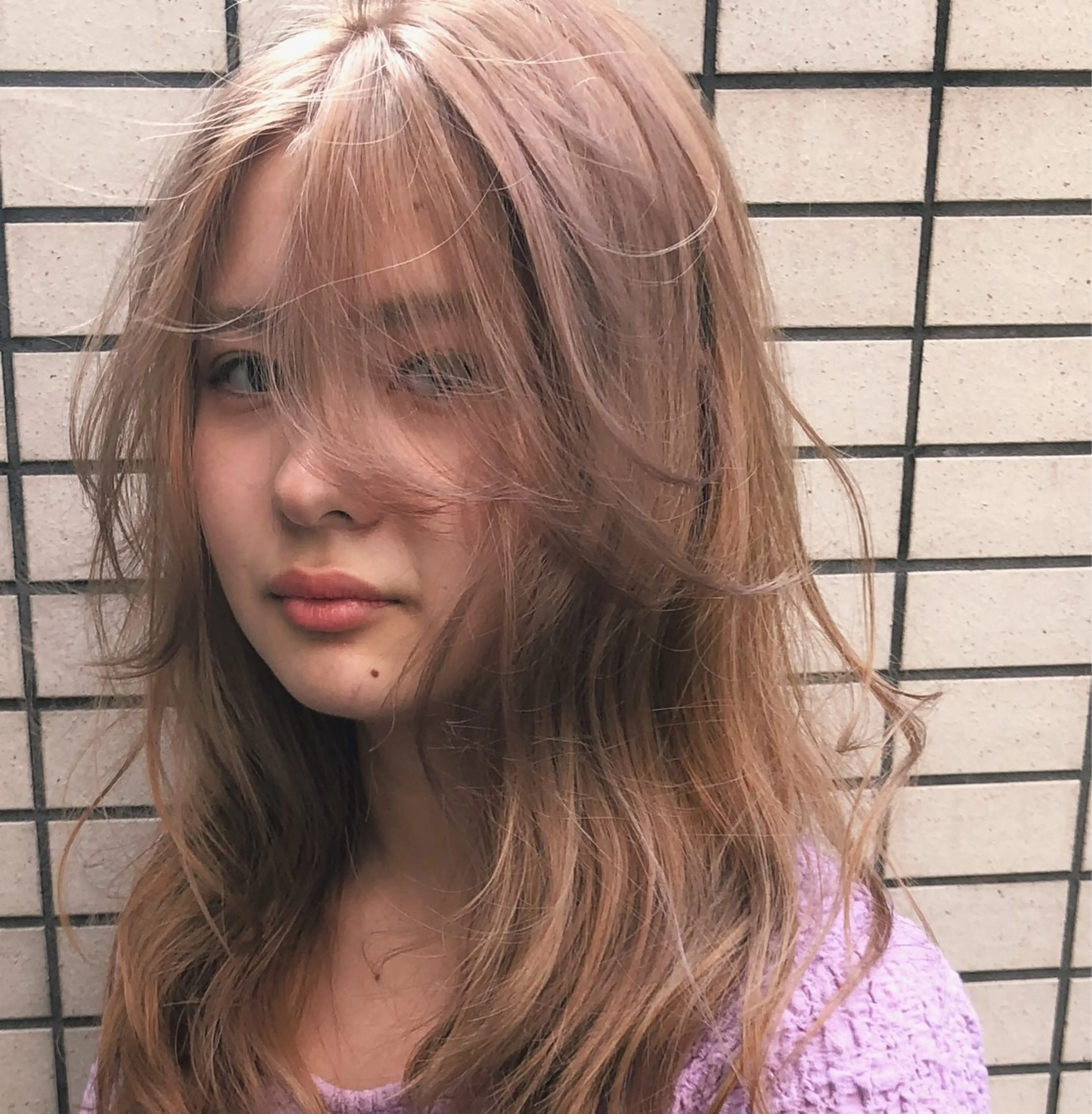 セミロング カラー ハイトーンカラー 吉川　ミチオ 【SHIKIO】のヘアスタイル