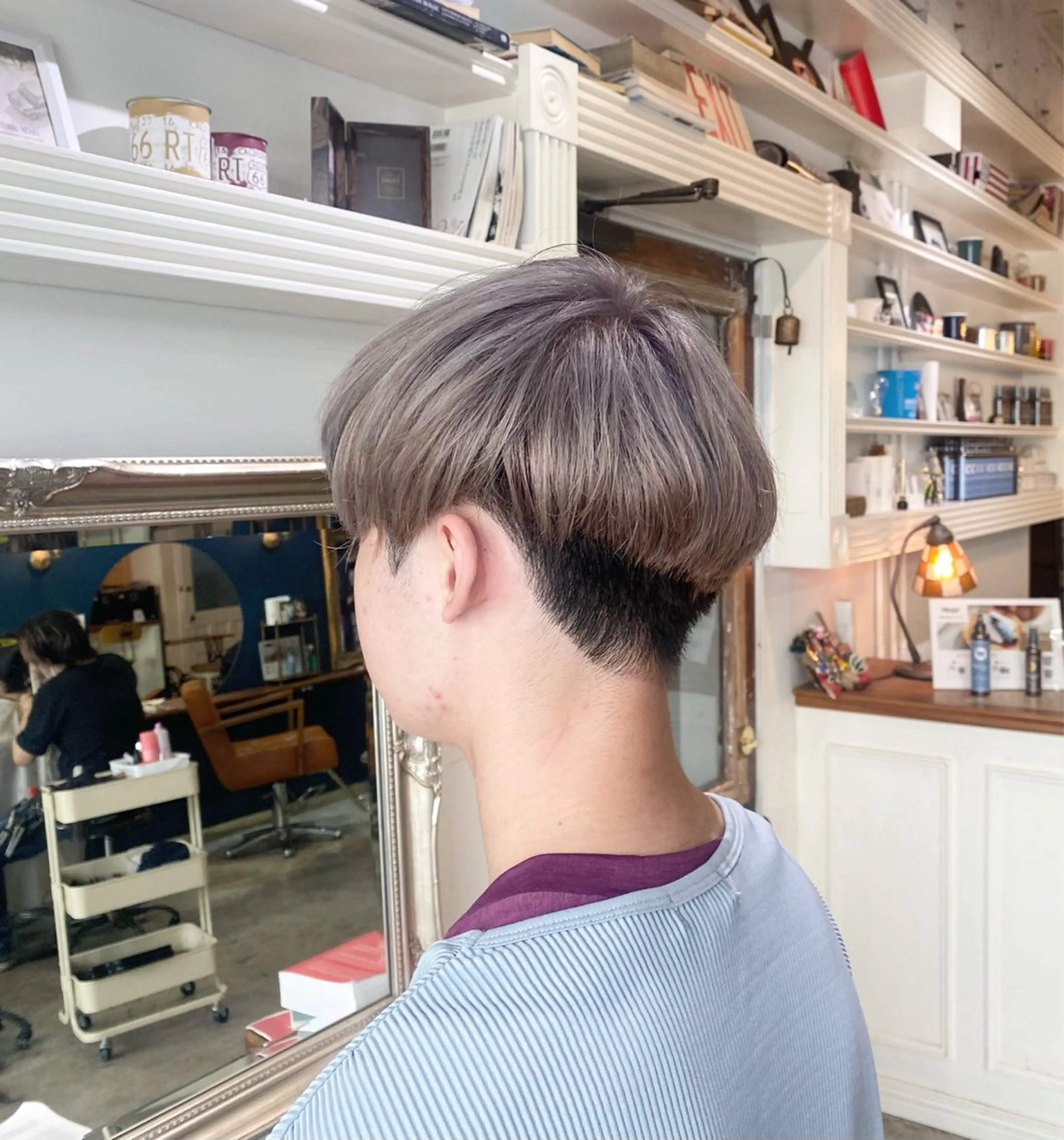 カラー ヘアカラー 森田翔斗 顔周りレイヤーのヘアスタイル