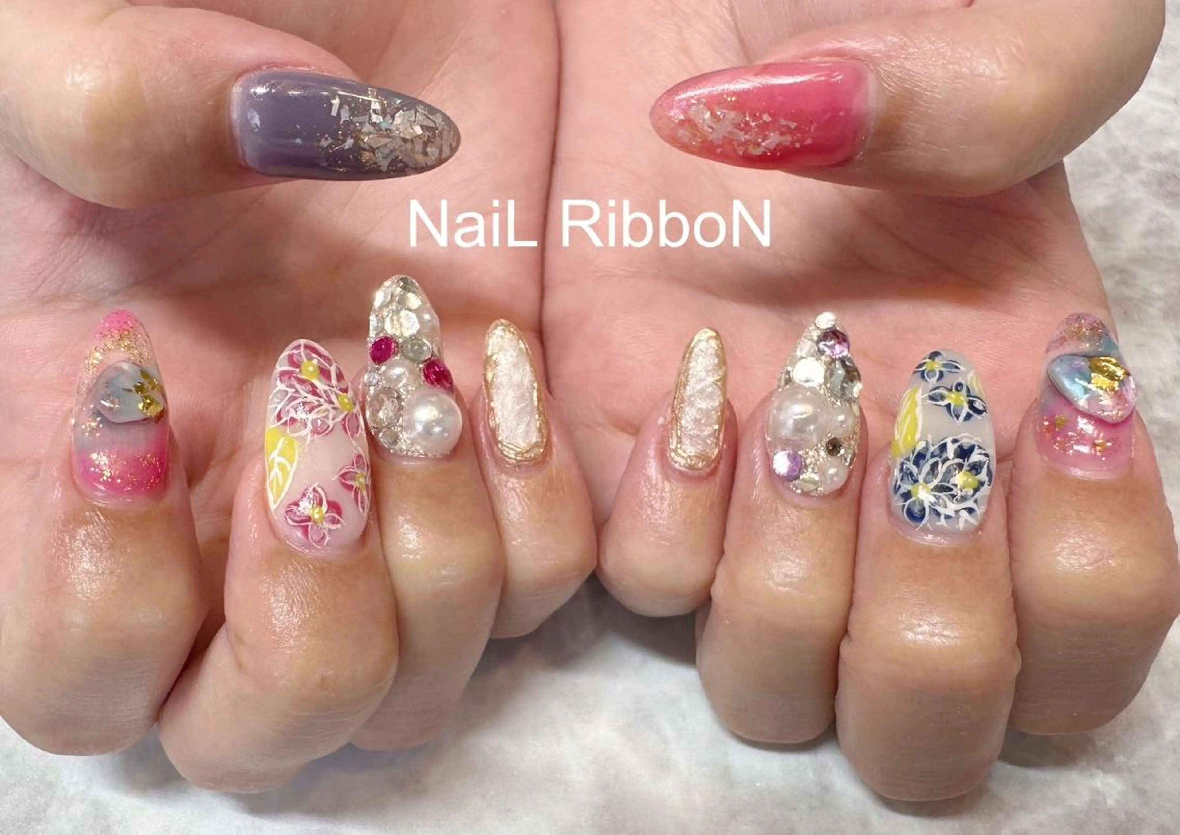 ネイル ネイルリボン 伊藤のネイルデザイン